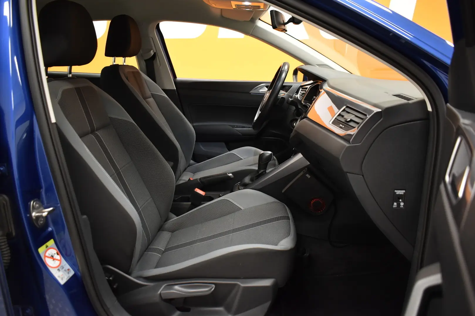 Car Image - pb9IAmHQiAA3bmaY29oZO