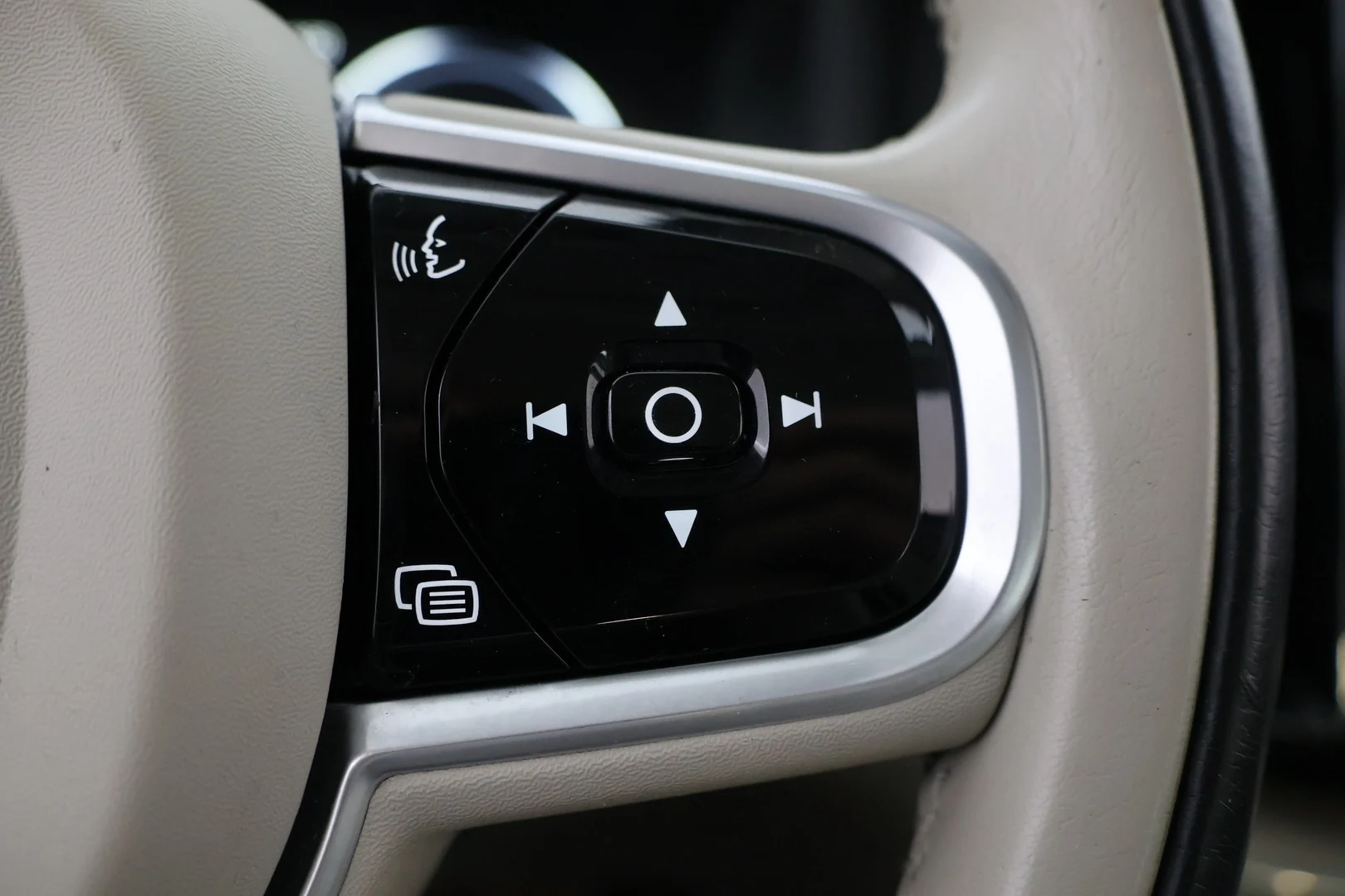 Car Image - 1vBWXtYSwVr9yBKSEihw7M