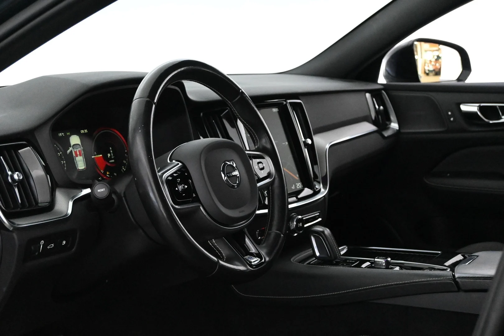 Car Image - 14ZAVykq71FzGART5gO7aq