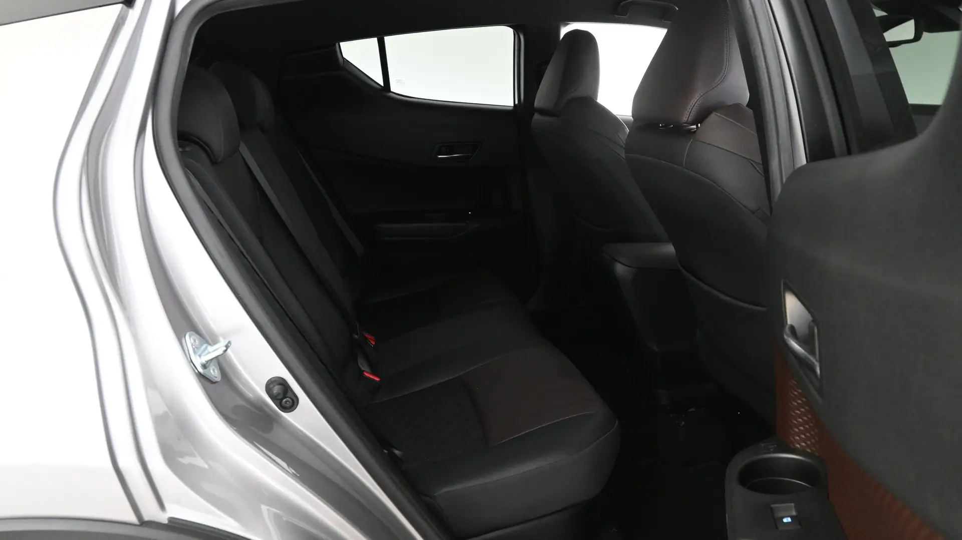 Car Image - 3Q1amyIJPYrZ0STkg3pSBx