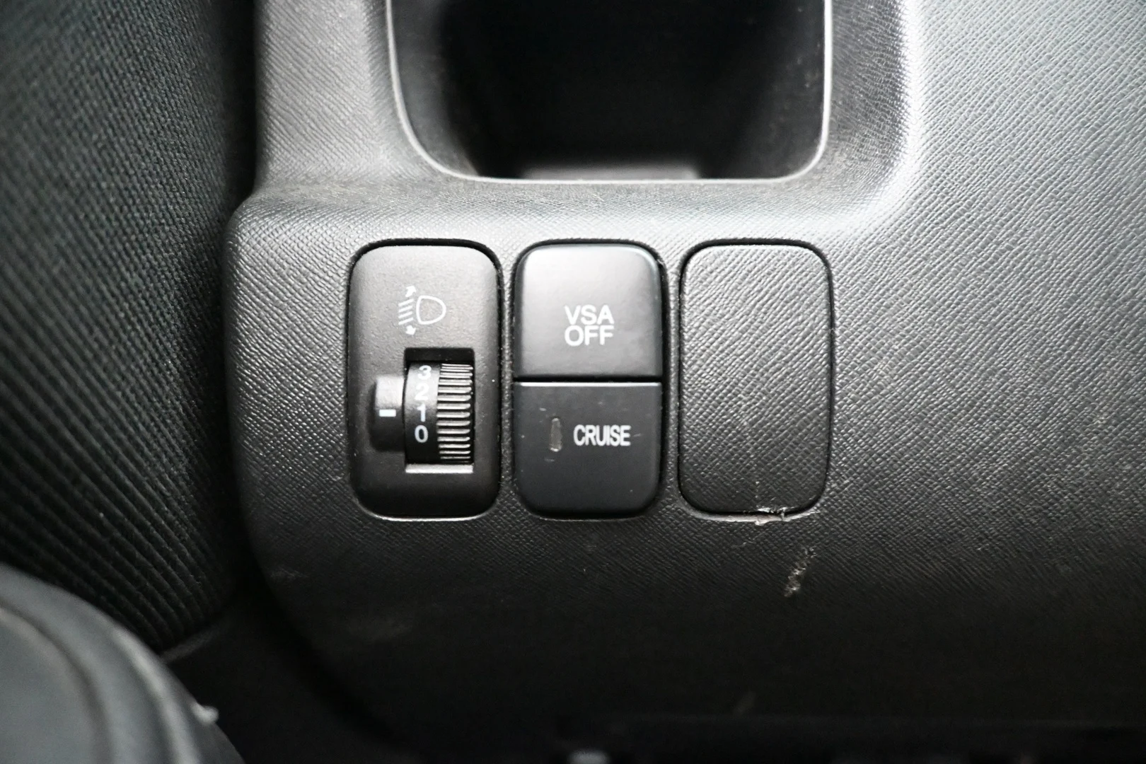 Car Image - 7yLoRxbdFy9CzH0md2l2PI