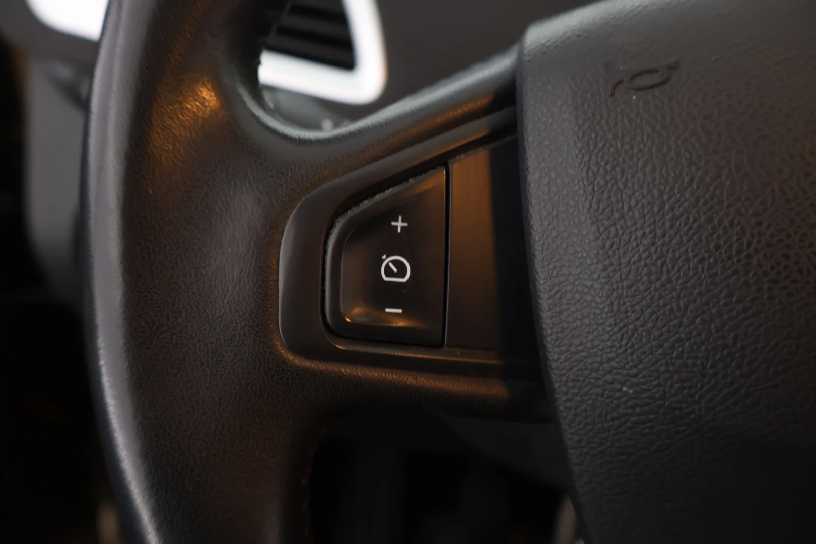Car Image - fuQu79KjgxYbHQinC4xUF