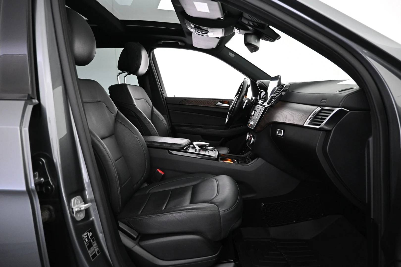 Car Image - 4aiFFdU75BqWgshtyqki8E