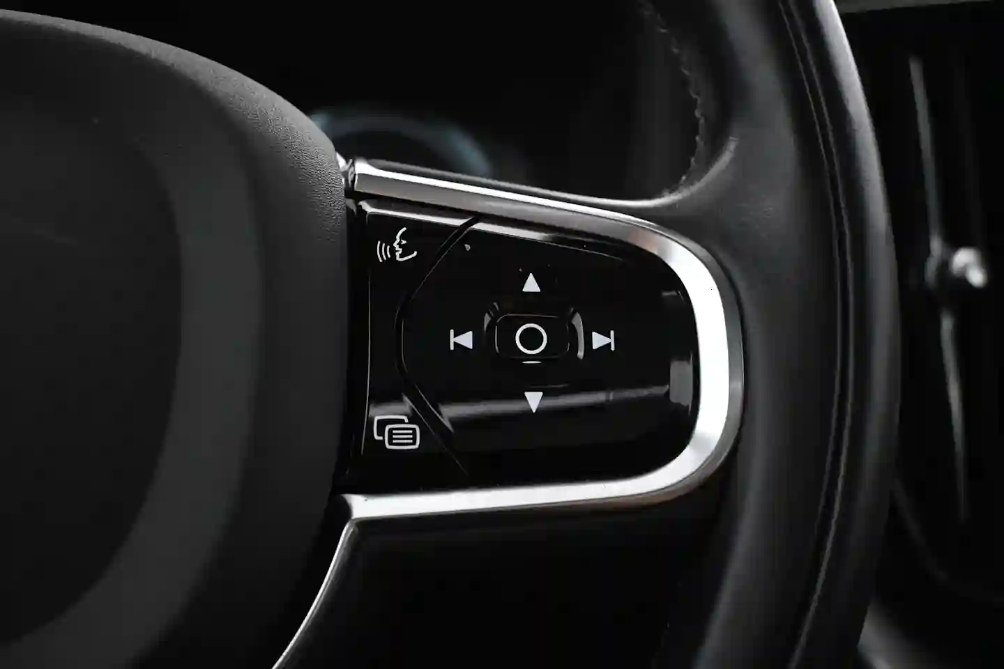 Car Image - 4jD3Rw17j9RaCAW24IcT8s