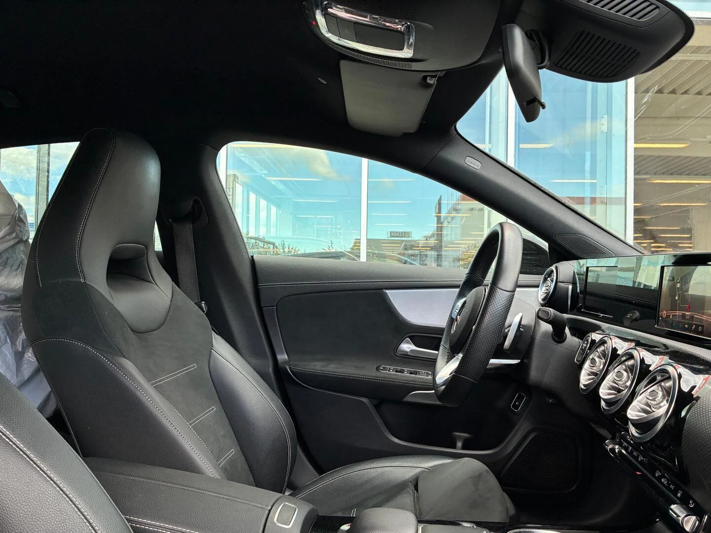 Car Image - 7vDdaeBgGQNoU0sIeI7sam