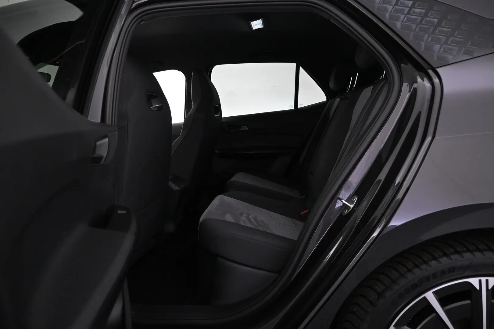 Car Image - 5dy28kcxGt8Z45UBjCKTSR