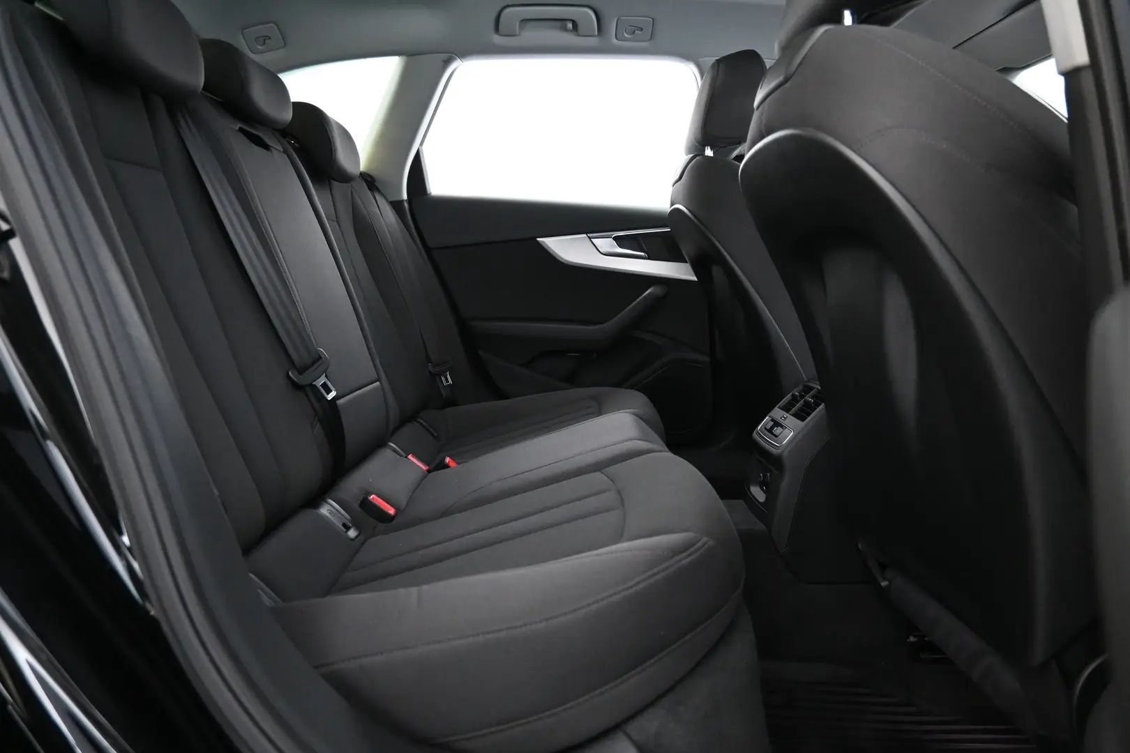 Car Image - 79tdb0hKA1RfPfN8pJumwq