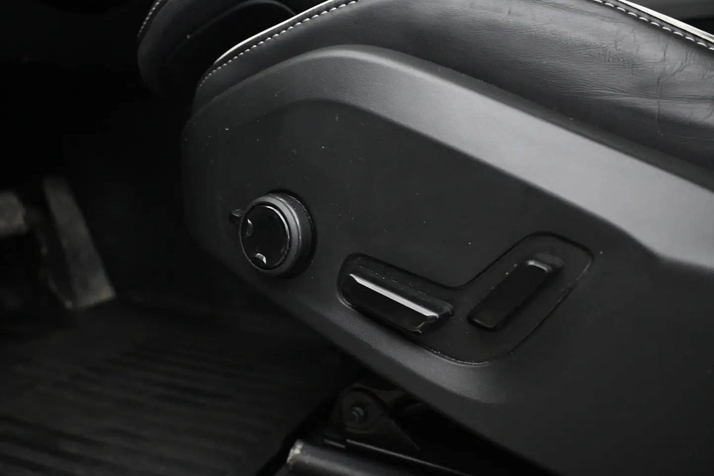 Car Image - 3F3bcpxmFnjolCL2mA46uL
