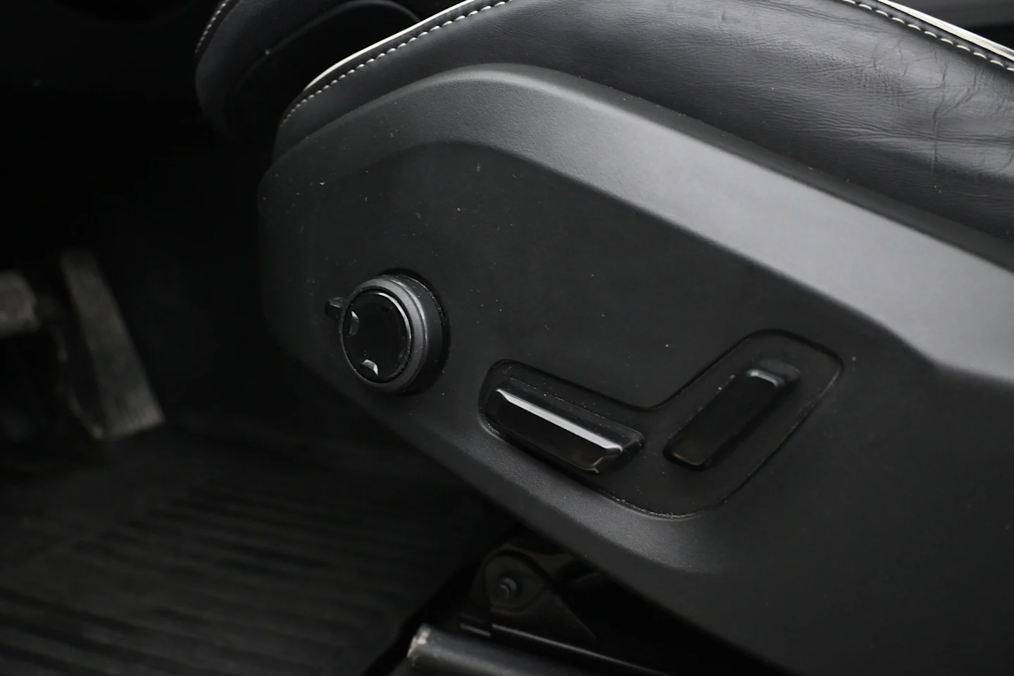 Car Image - 3F3bcpxmFnjolCL2mA46uL