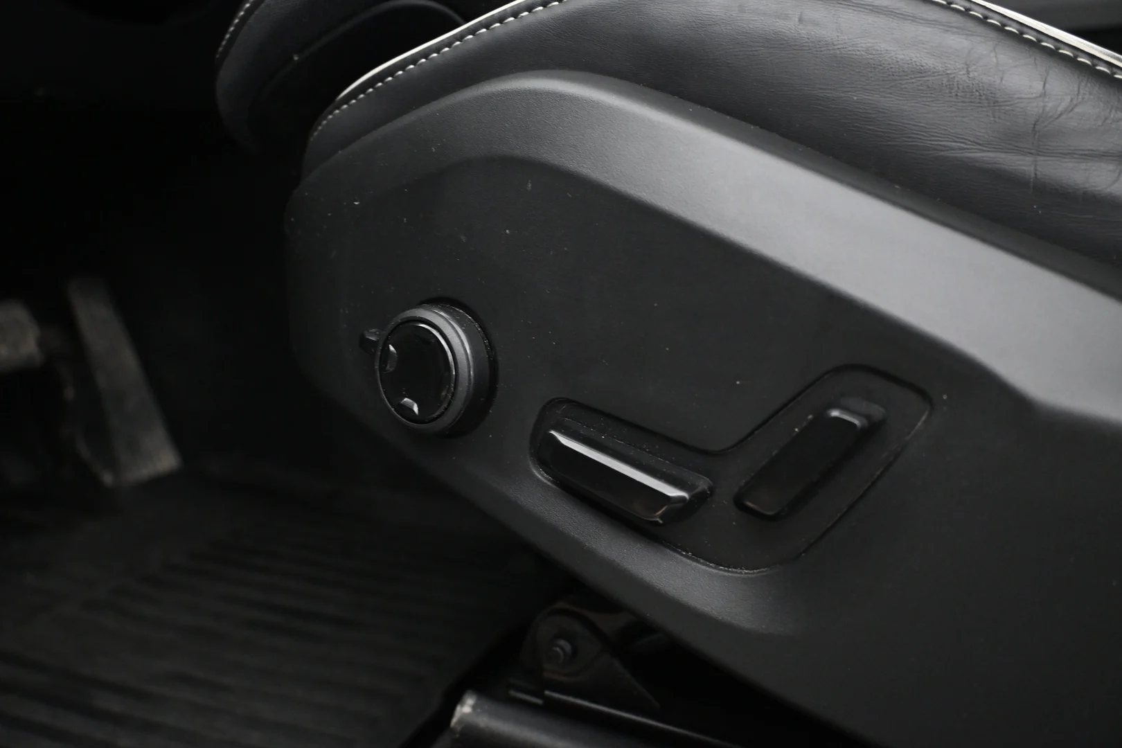 Car Image - 3F3bcpxmFnjolCL2mA46uL