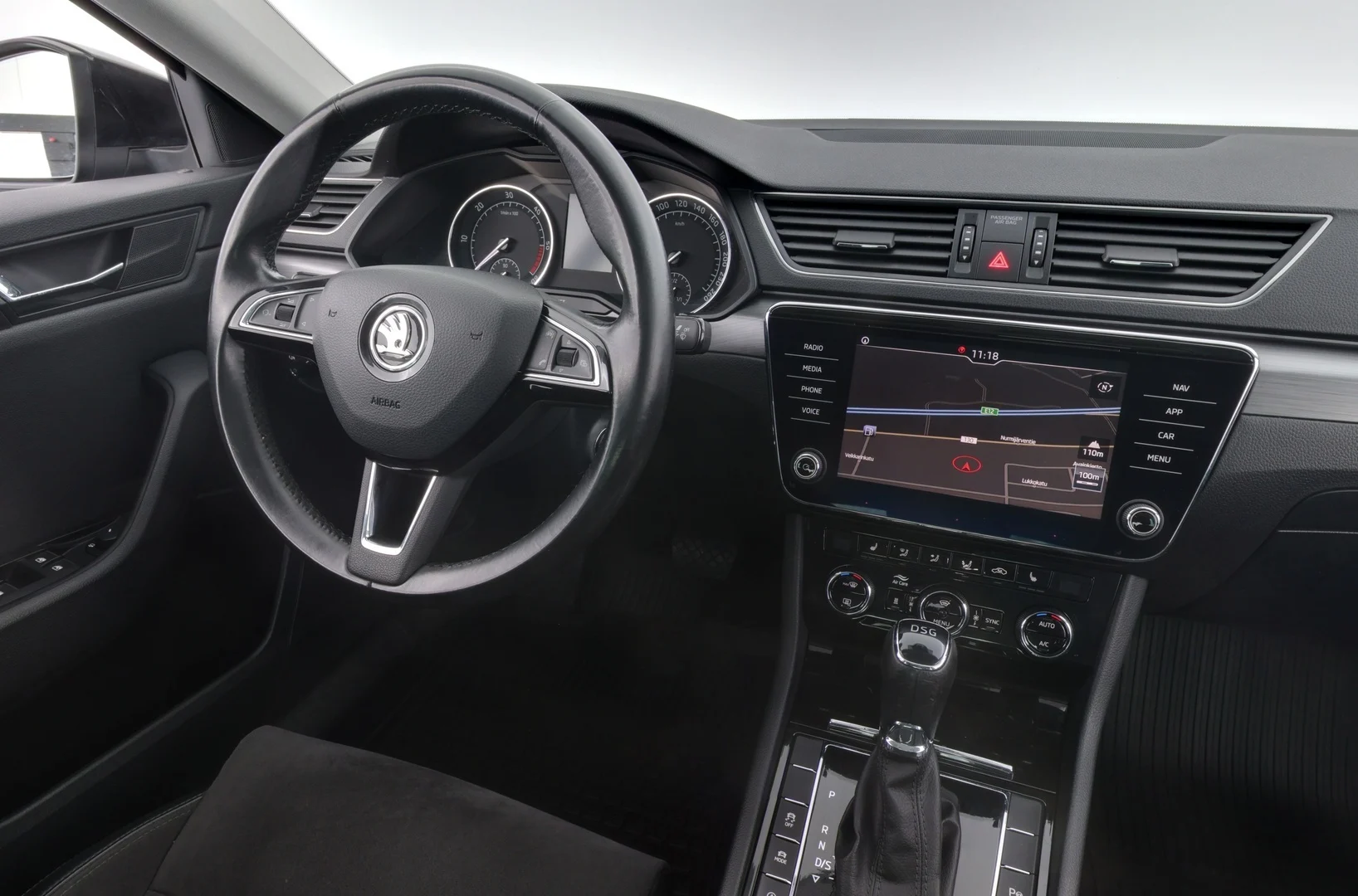 Car Image - XFqPcnxTenJJxIBYXoLVR