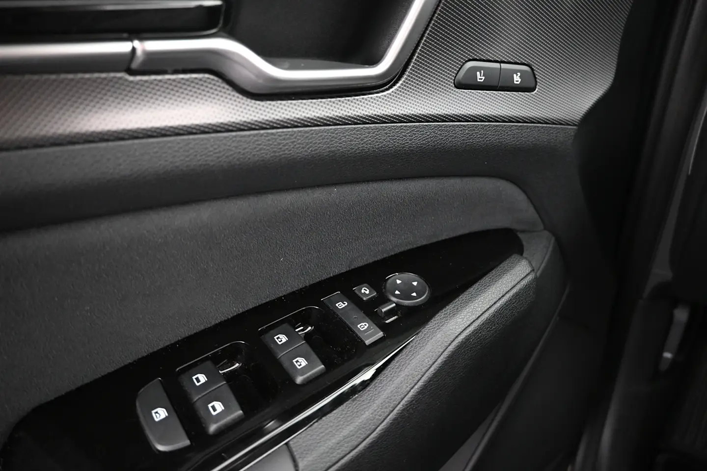 Car Image - 1yqdAczyaTzx3g9MVCuj0G
