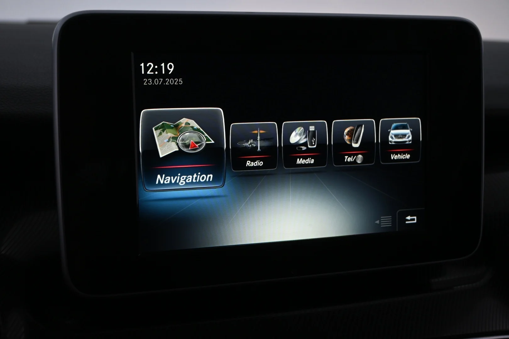 Car Image - 3d4GOmoyK8Vd9OIsp1mowk