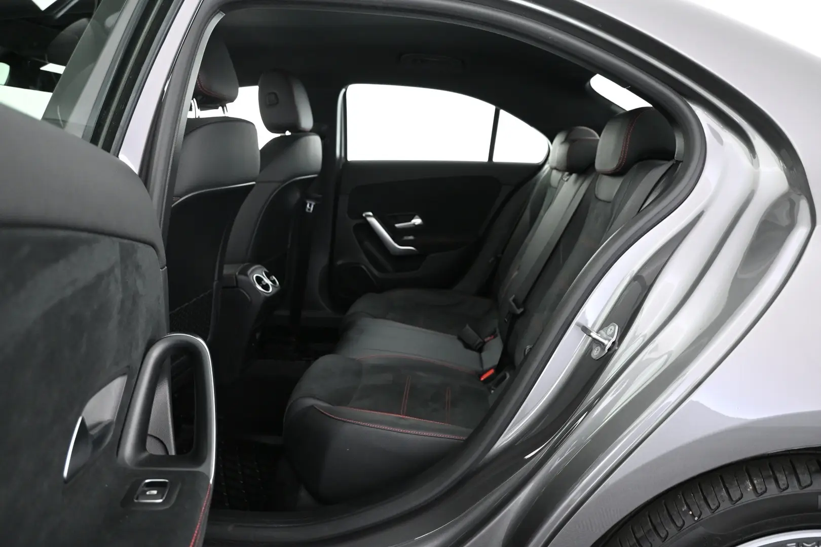 Car Image - 2YMbM2MQFOEgE2jTcjUrj