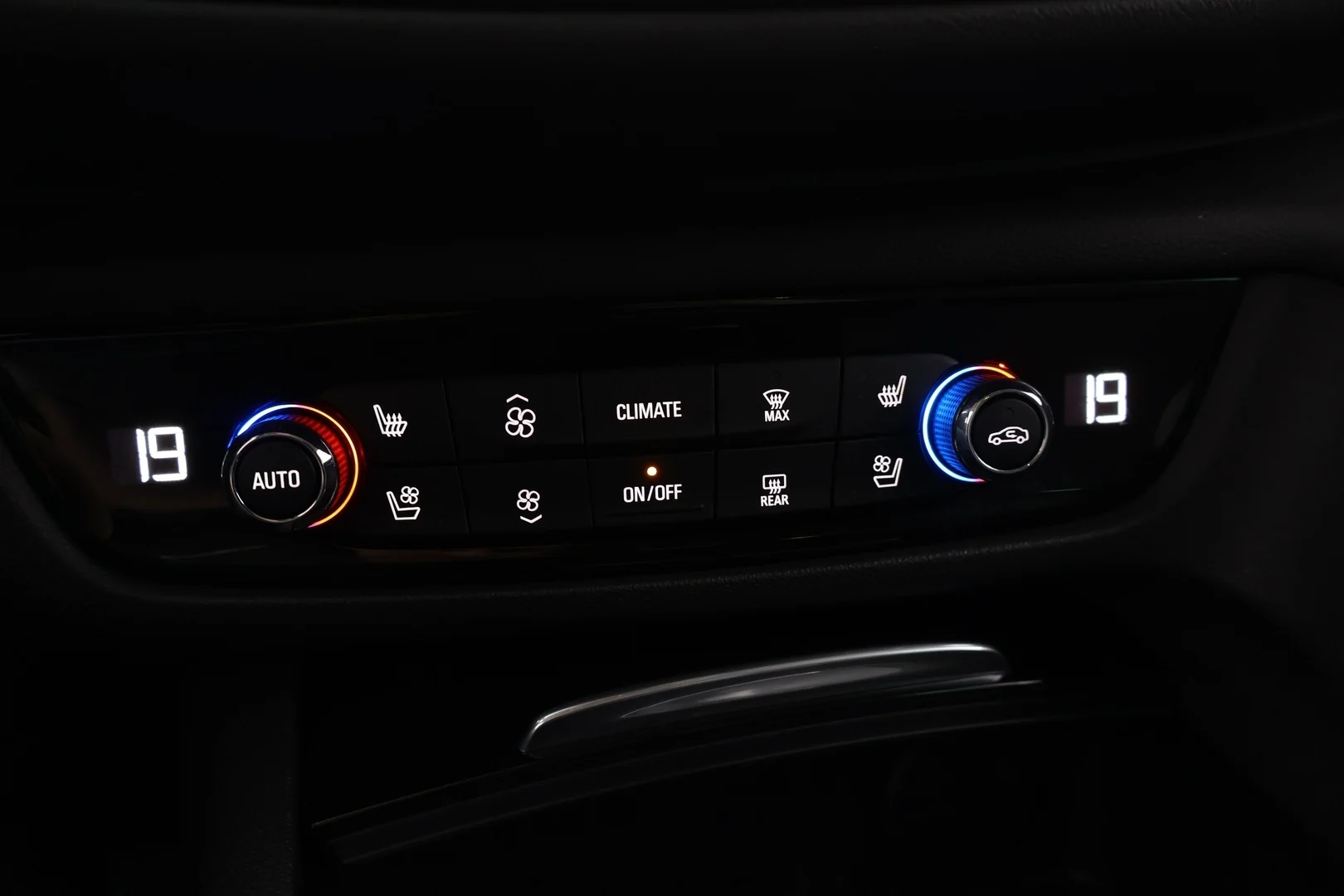 Car Image - 6ZpiFdJeLFY4i0Dn8hp2te