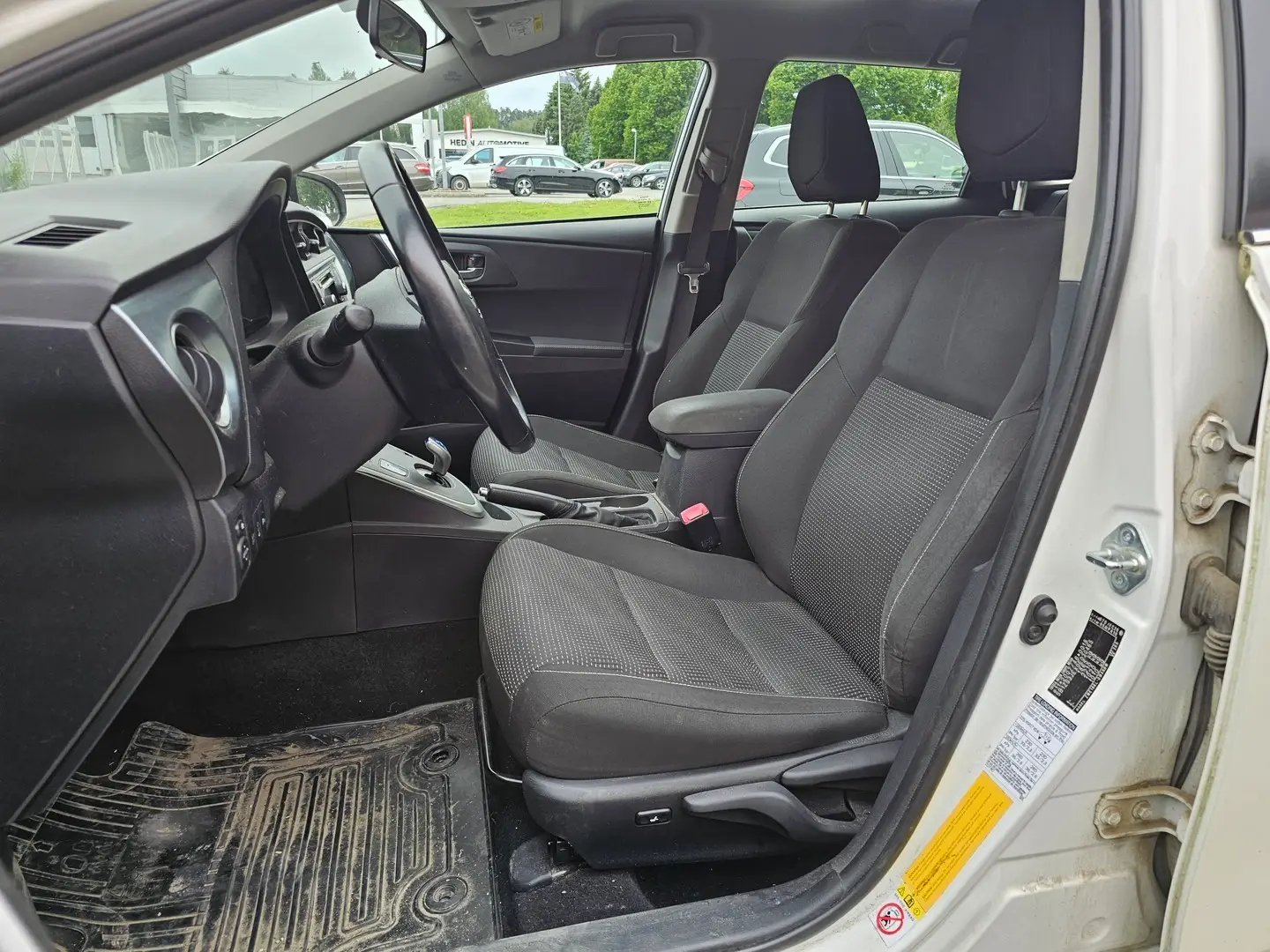 Car Image - 5LCSmJhfE3urabxKnWTZrY