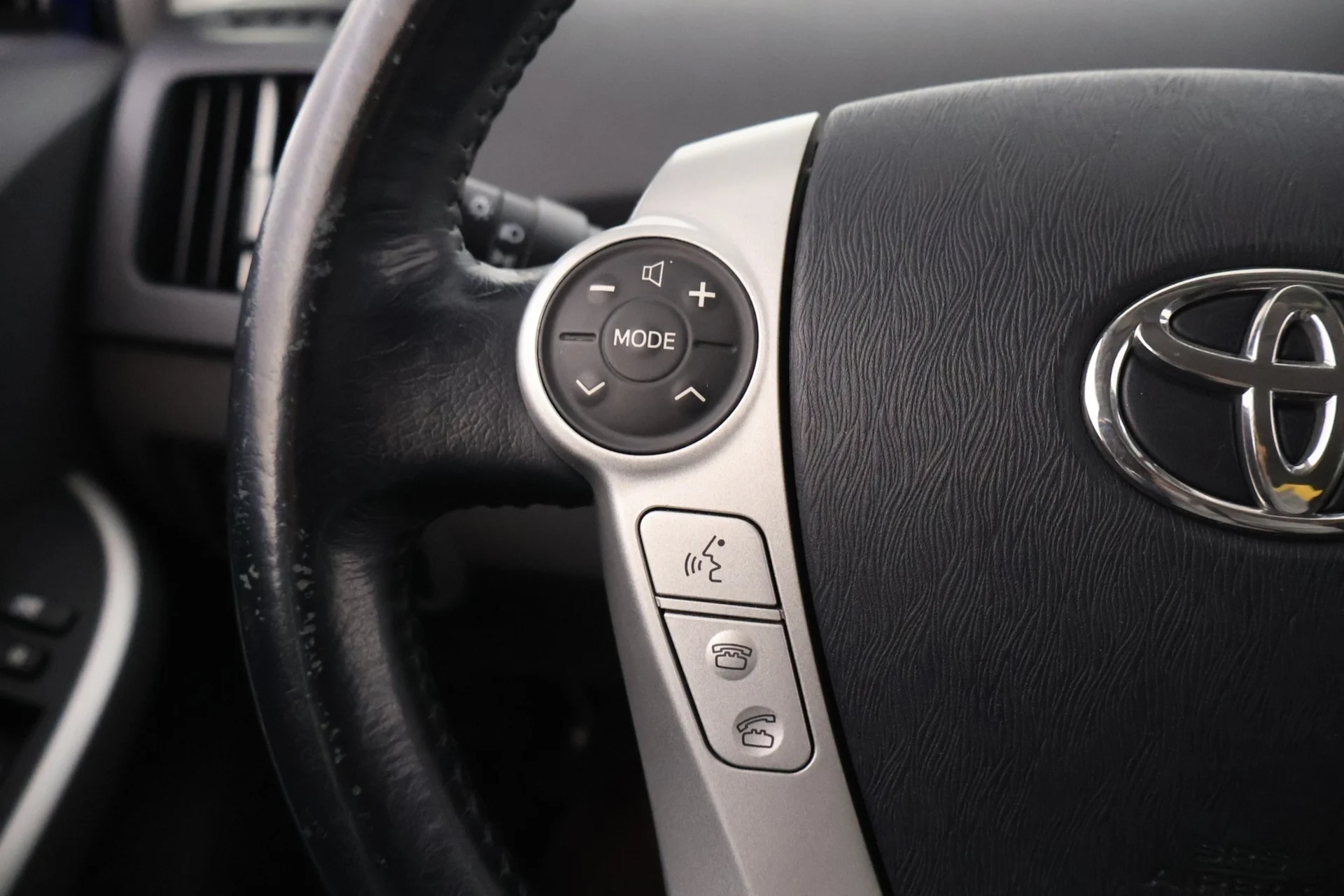 Car Image - 7w3lsWtL7D8SQOdzoSO17D