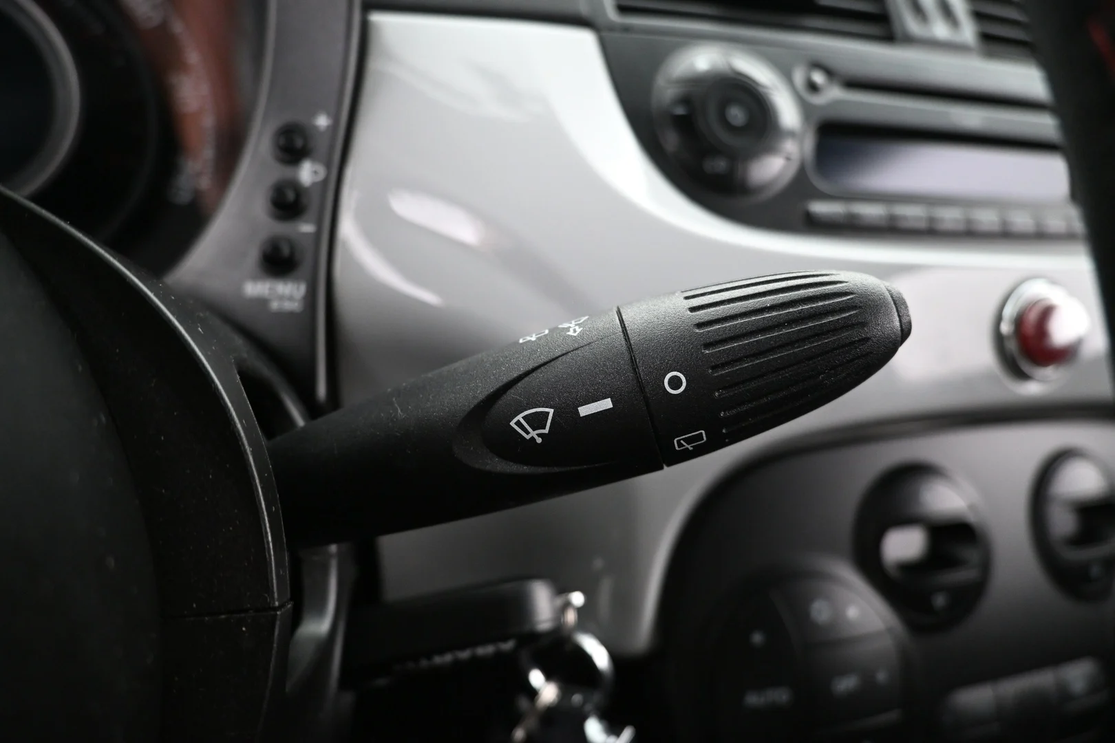 Car Image - oKVR2MVfsATWLC3ML7oFI