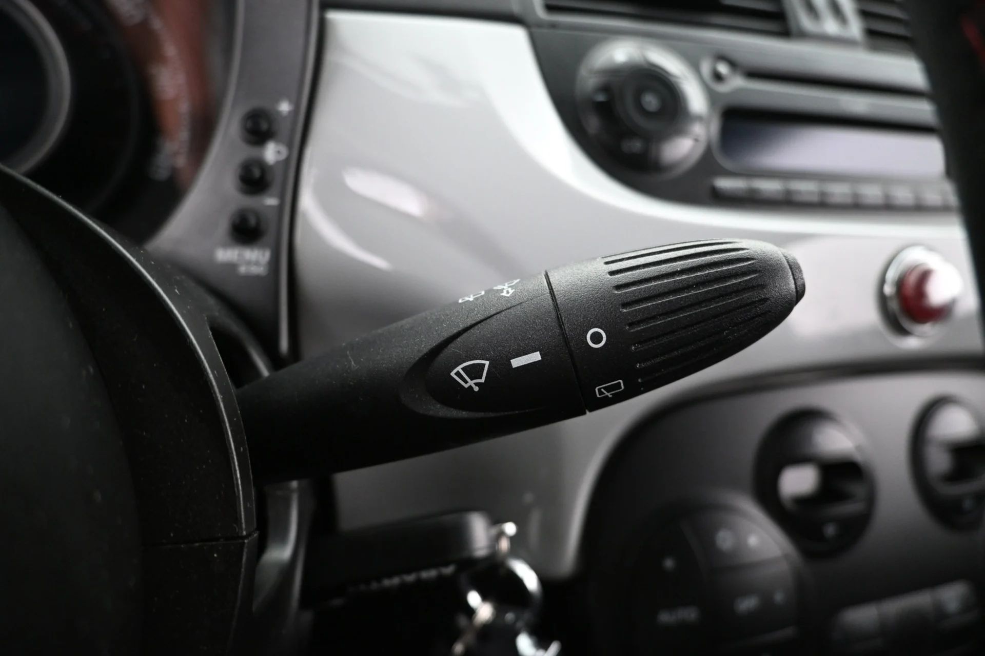 Car Image - oKVR2MVfsATWLC3ML7oFI