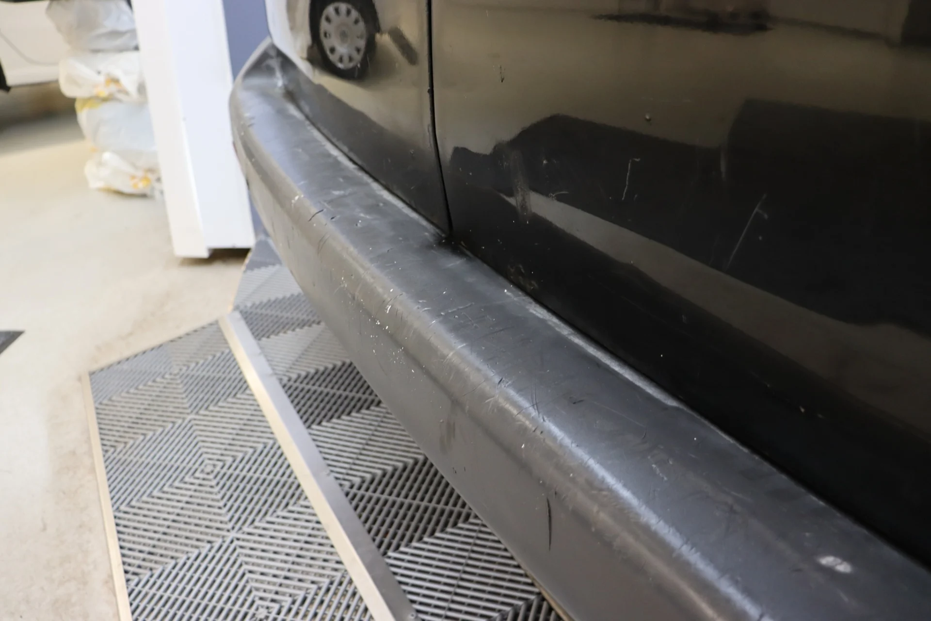 Car Image - 1FyS825JiXBvQPvA8qQqZD