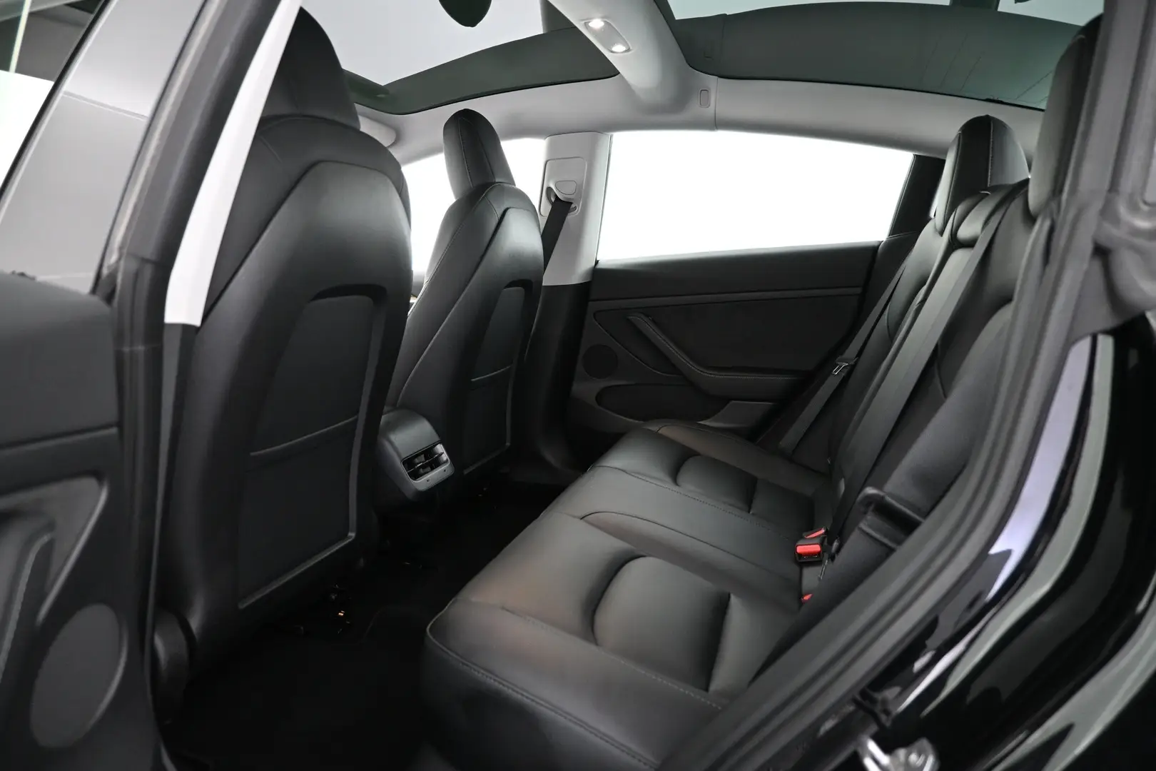 Car Image - 1Zj0zwT8f1VKLlf0wgKxS0