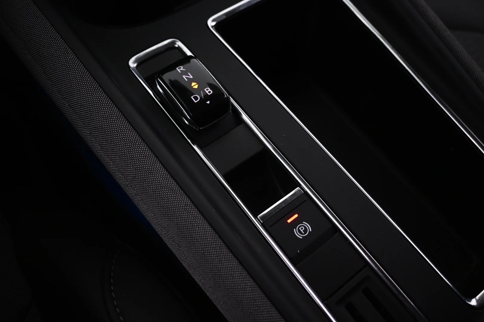 Car Image - 6syIhLi71X9RsXFaxCIzIN