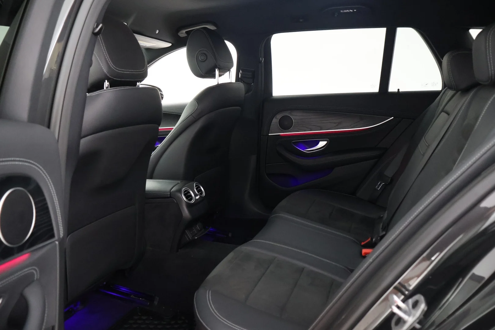 Car Image - 2gRDuRbbyuj6ye9azaan6s