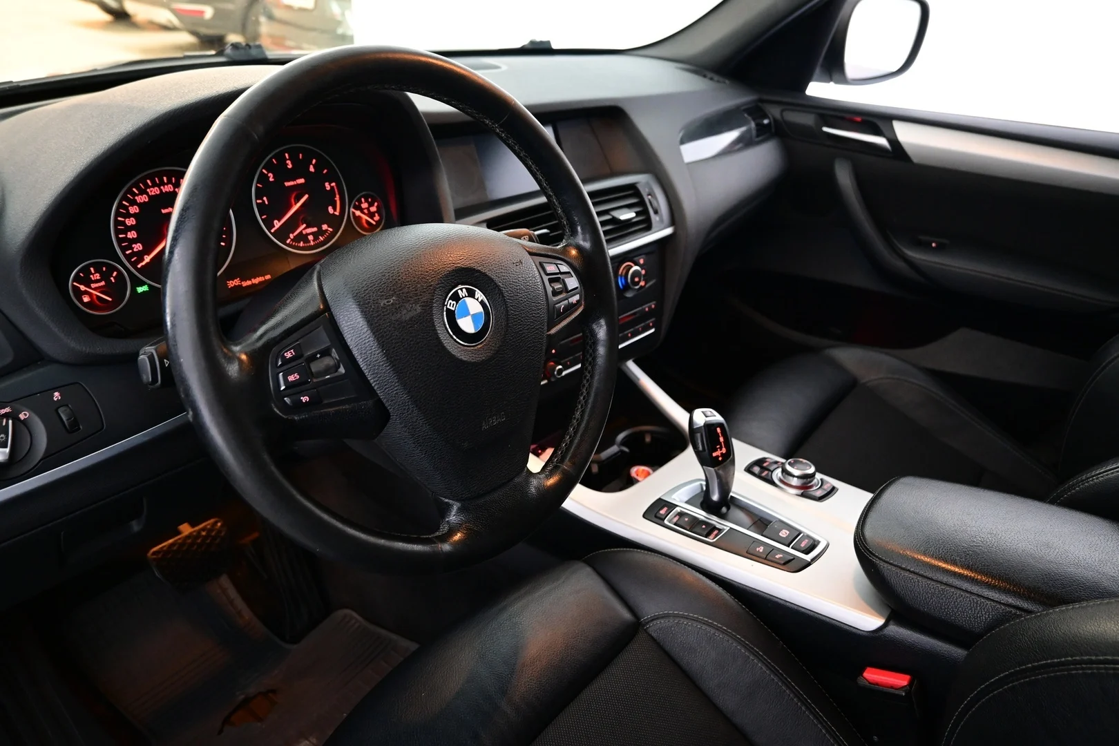 Car Image - 6pHzUXo1t3HjiUOmOq62Uk