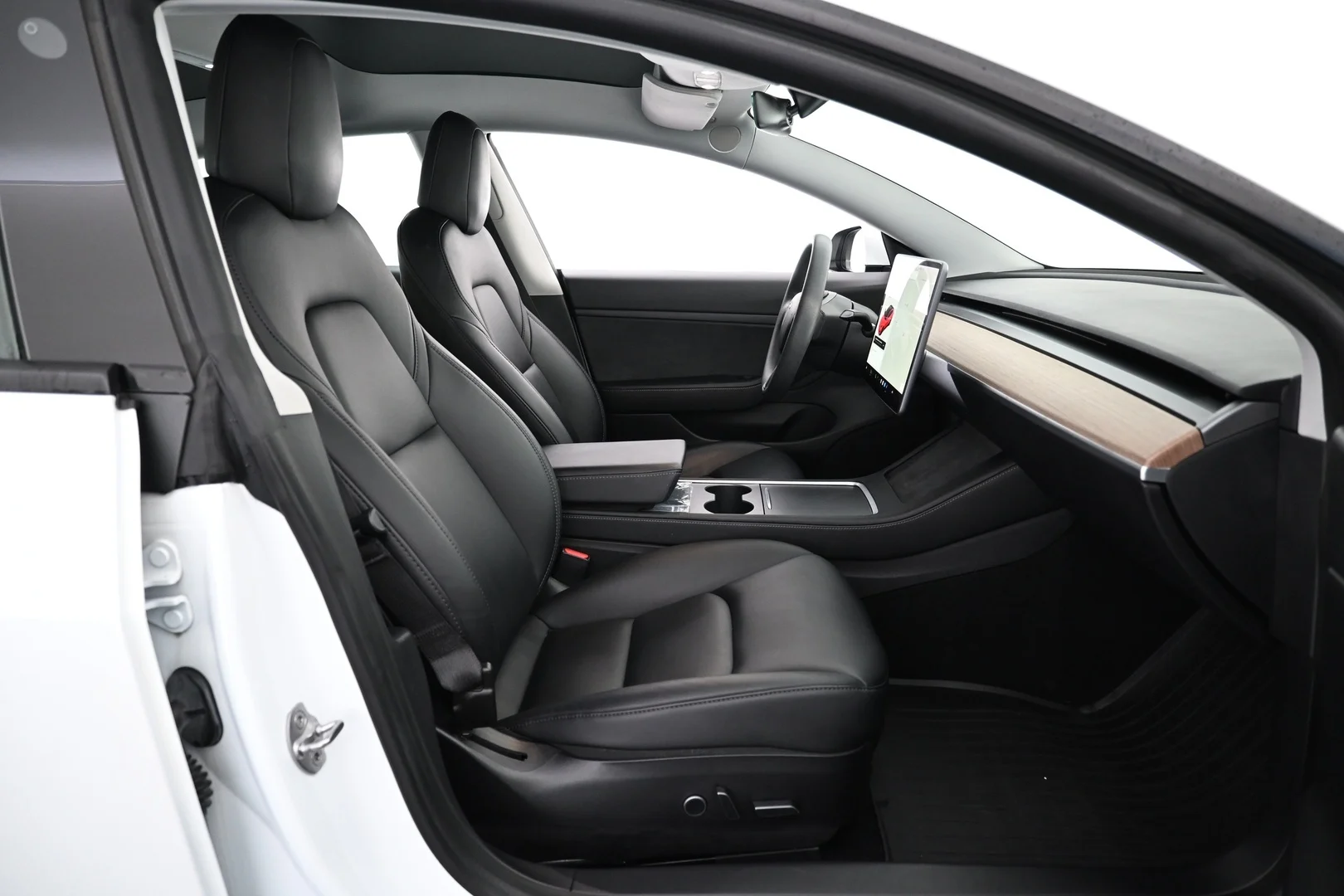 Car Image - 593ggl3dxqW7XVZVoEqyNT