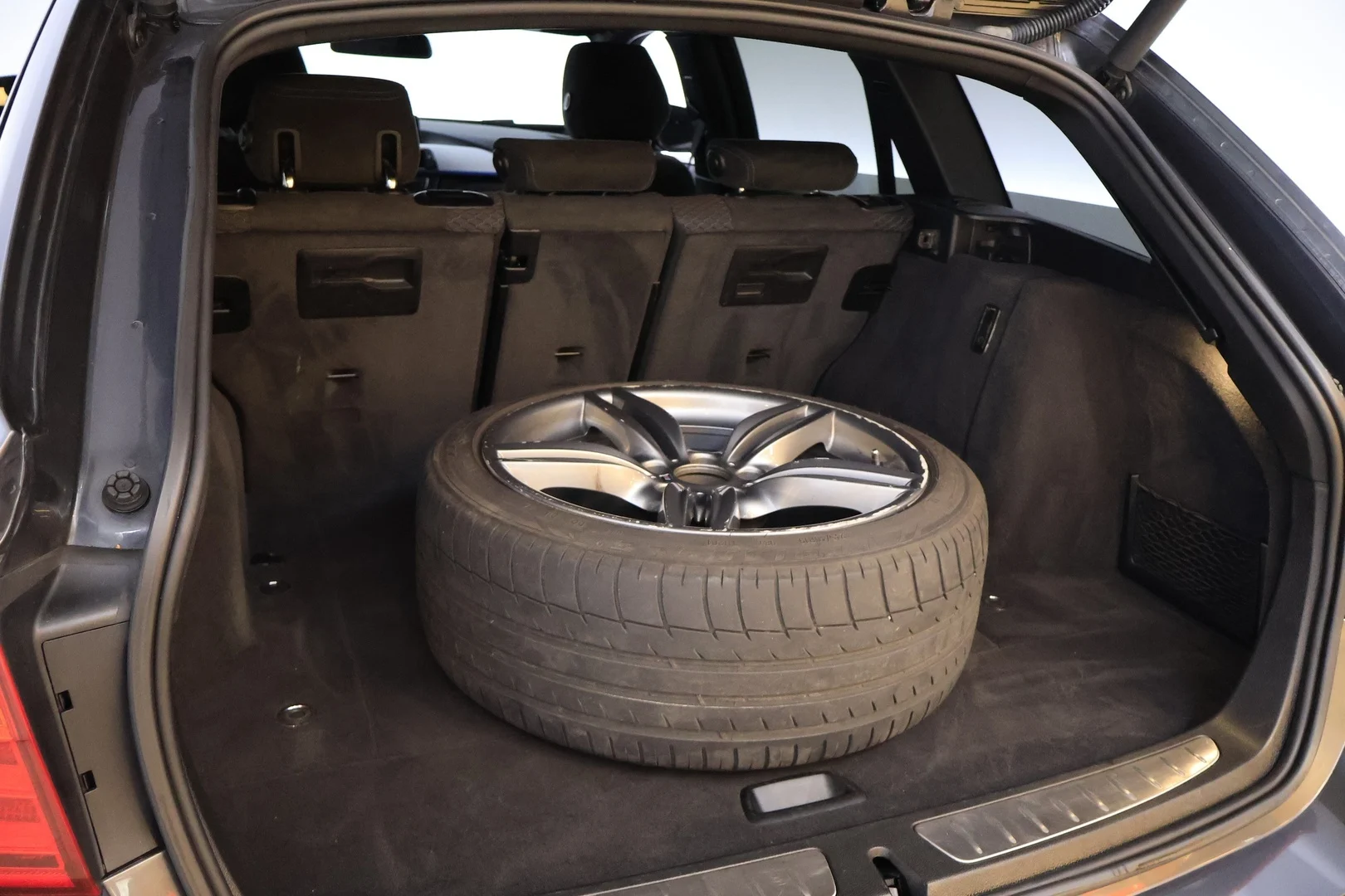 Car Image - 45CyWpWkNNsmZL5sfubxjY