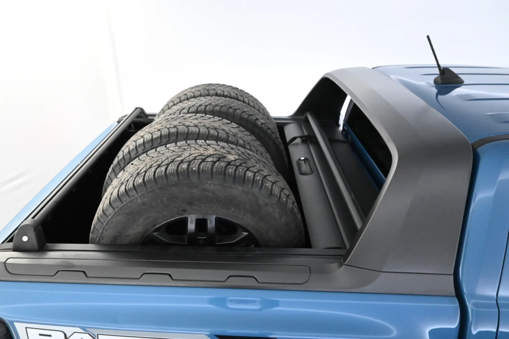 Car Image - 3UCRuWZSJ2wg73JBob6x2d
