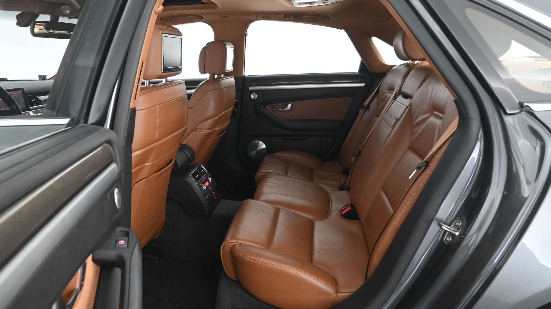 Car Image - 417sNsPtNNa6dmk1dBKhq6