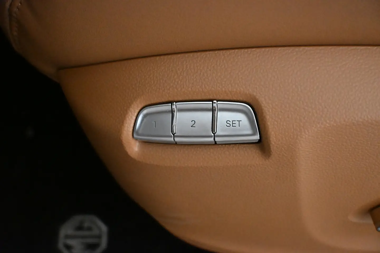 Car Image - 3ly9b7ZxJNFw9Dm71yMLhV