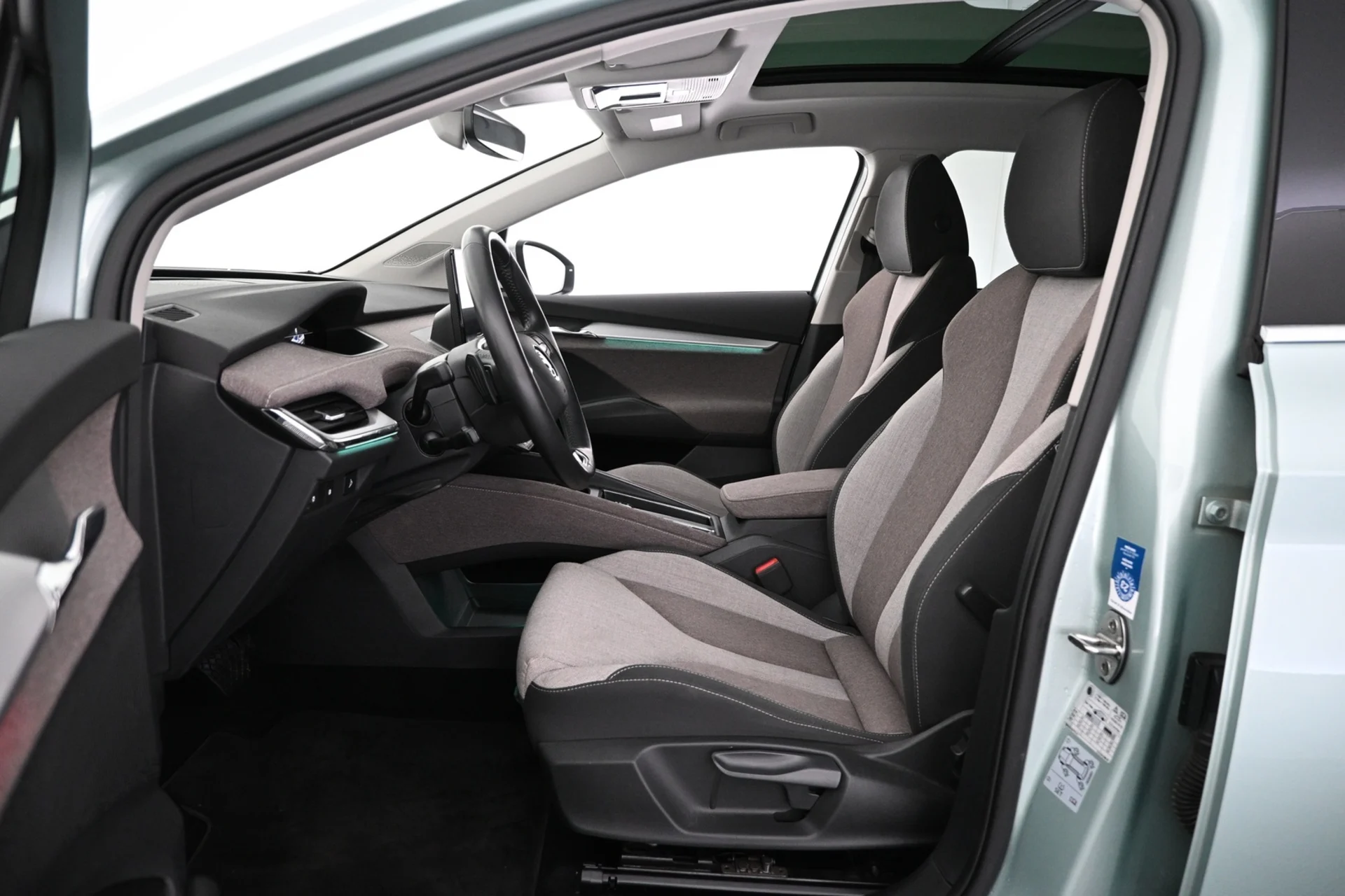 Car Image - c3Sl2OHwcOoI9r9ZKjoXY