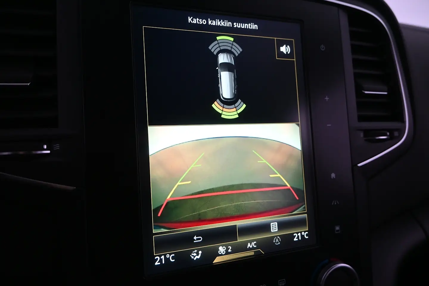 Car Image - 2yZ9HQBTSWHJ20FcsxNmt7