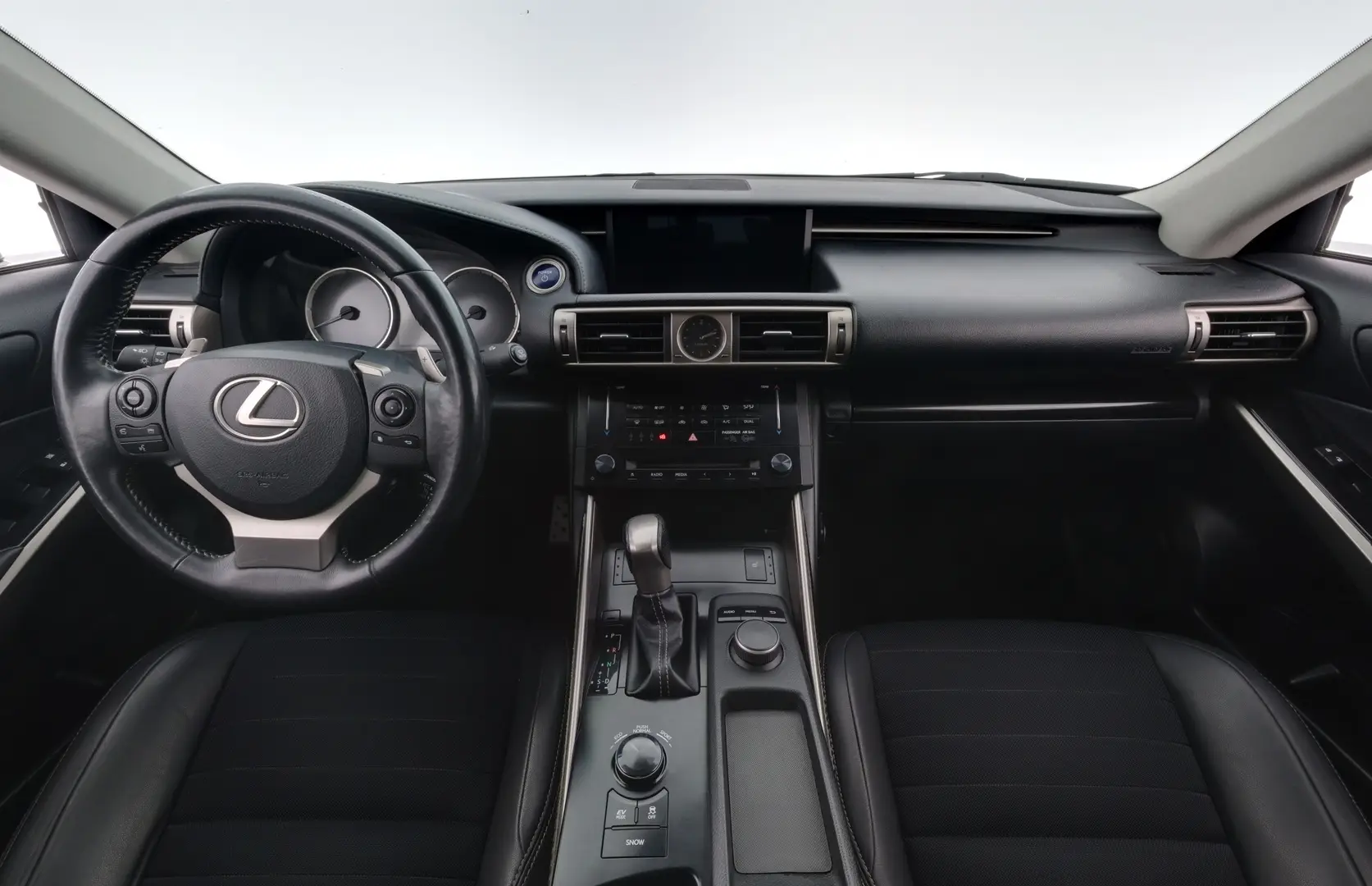 Car Image - 4lfQB3mO3gS1PAb1aFEYYR