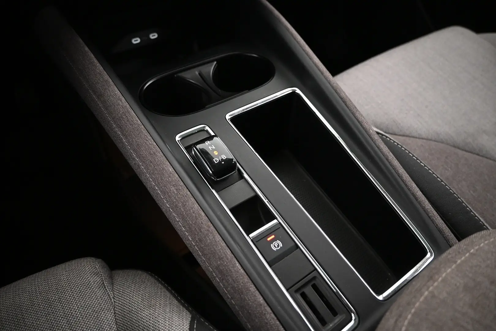 Car Image - 2u9giQqXkxyRvR6RnudEm8