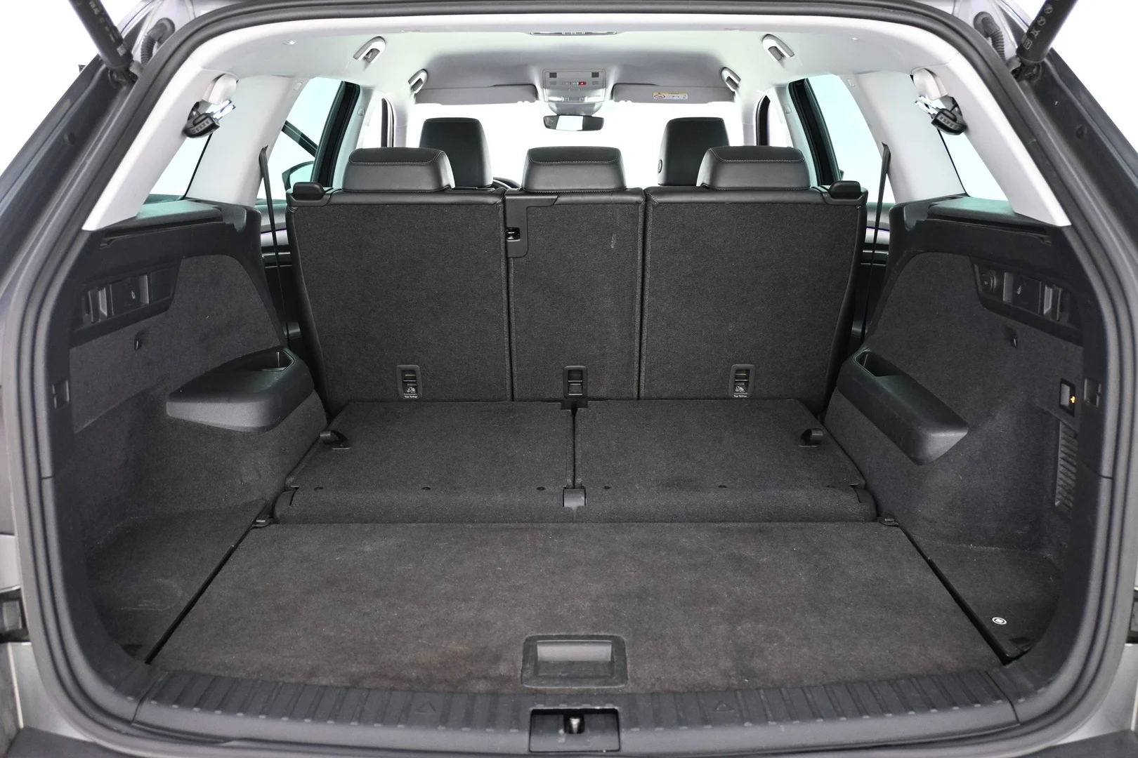 Car Image - 6RF4fCEvkqcFk2j6rrs0E1