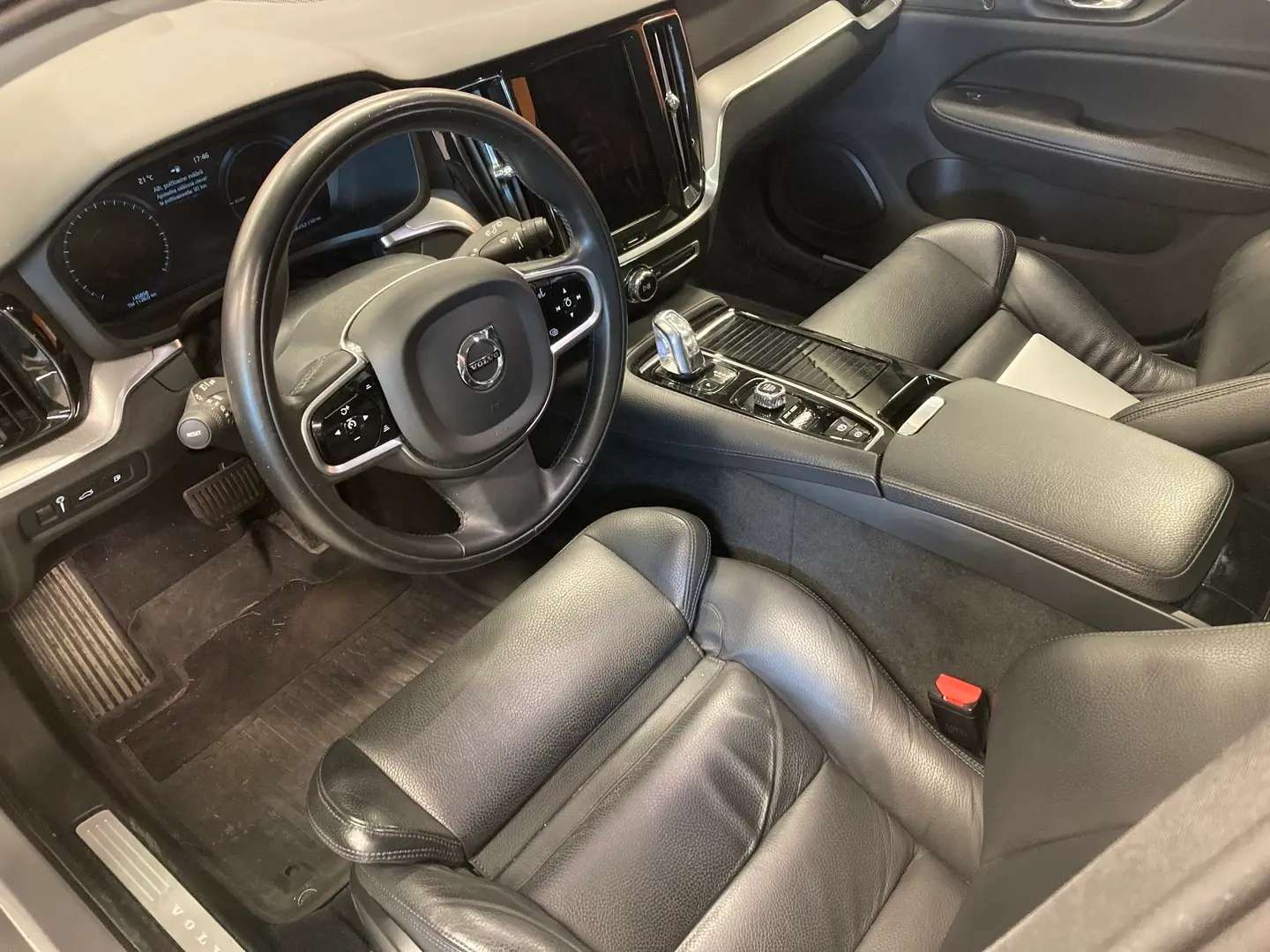 Car Image - 6ZEd1WSOaG038lN2v4Fn3L