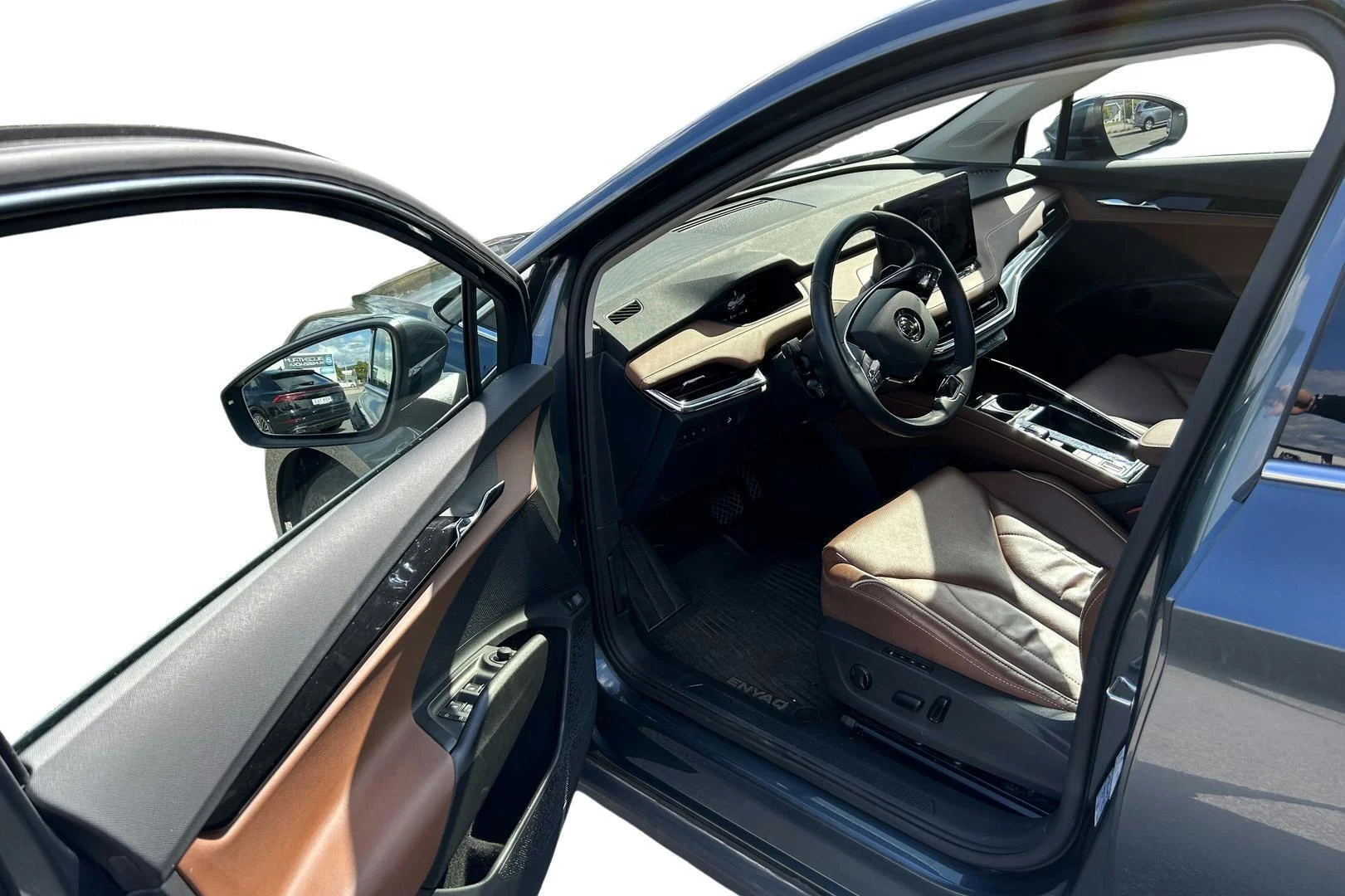 Car Image - 7ap2lri2oSIa938XRcv8kI