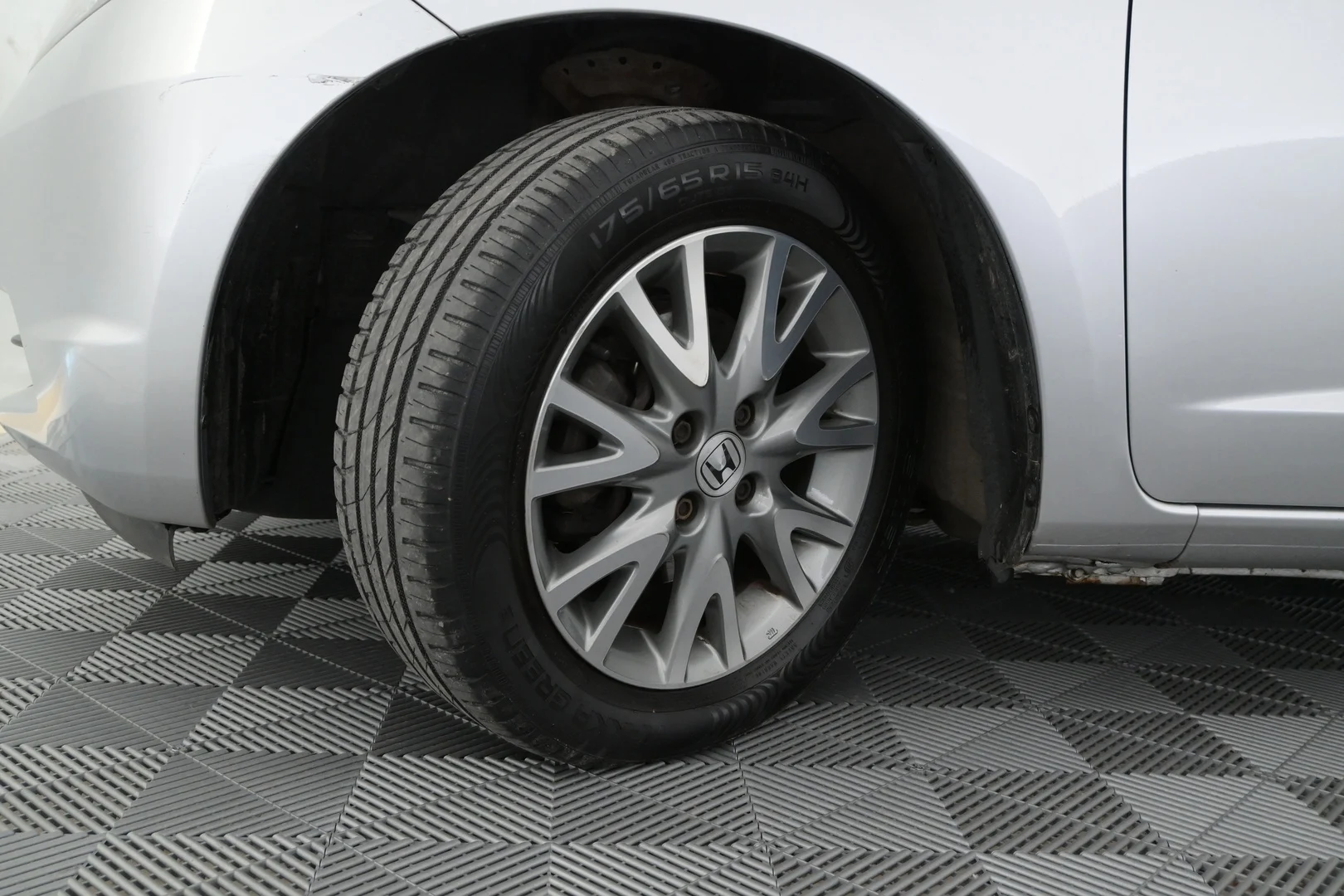 Car Image - 2UK5ySf0BgOie1TT31vgd0
