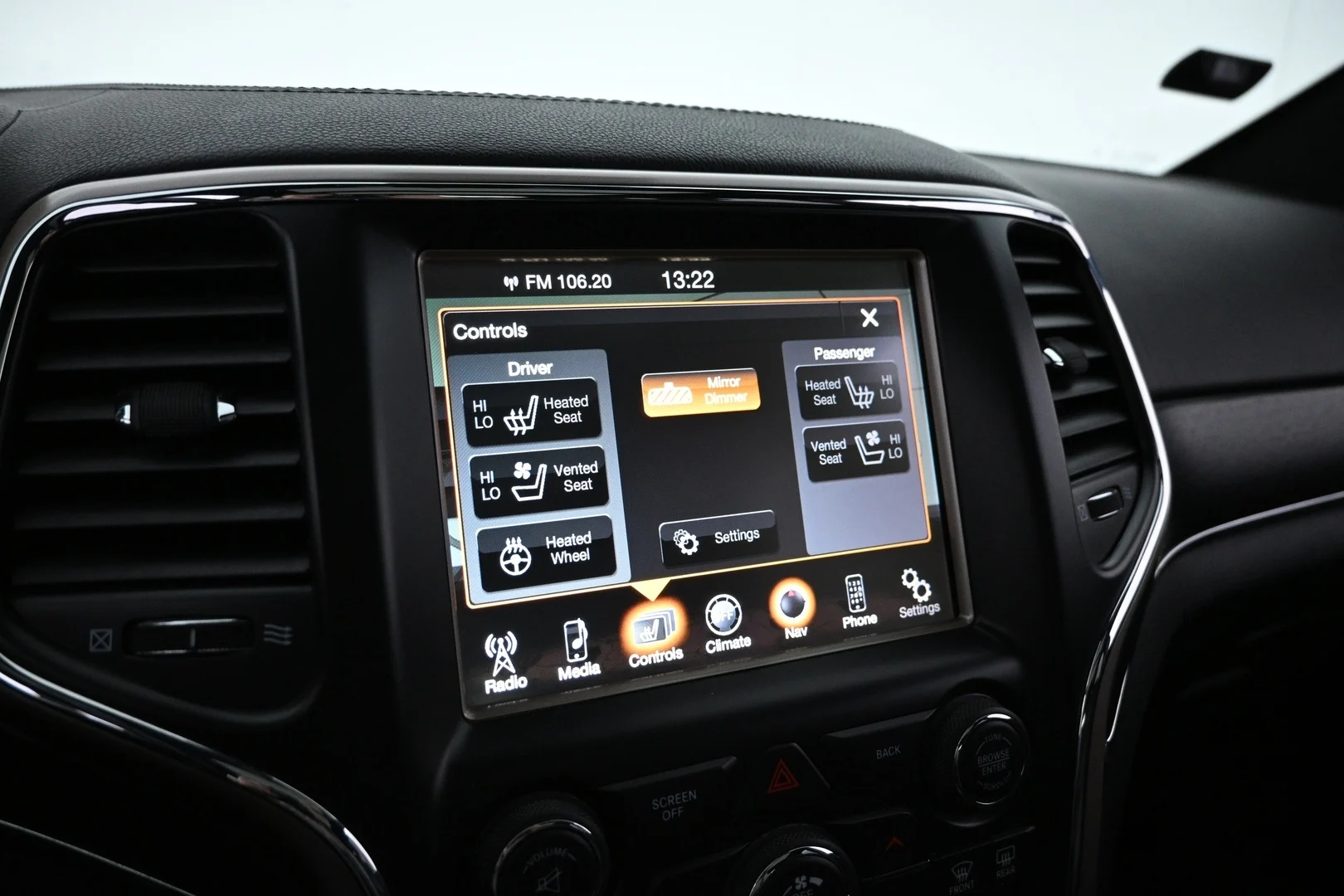 Car Image - 5iw0nYENXqyNLcggbStRZt