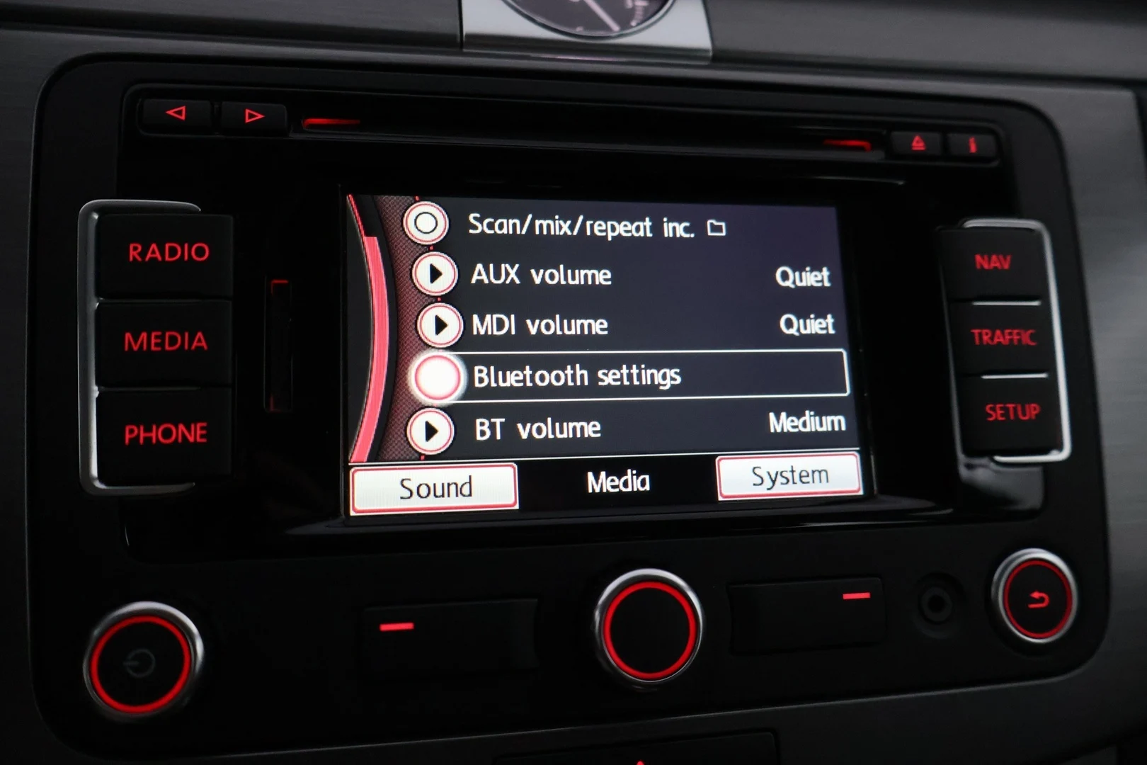 Car Image - 2wQM8zPH1M8Nhjryg4pIwE