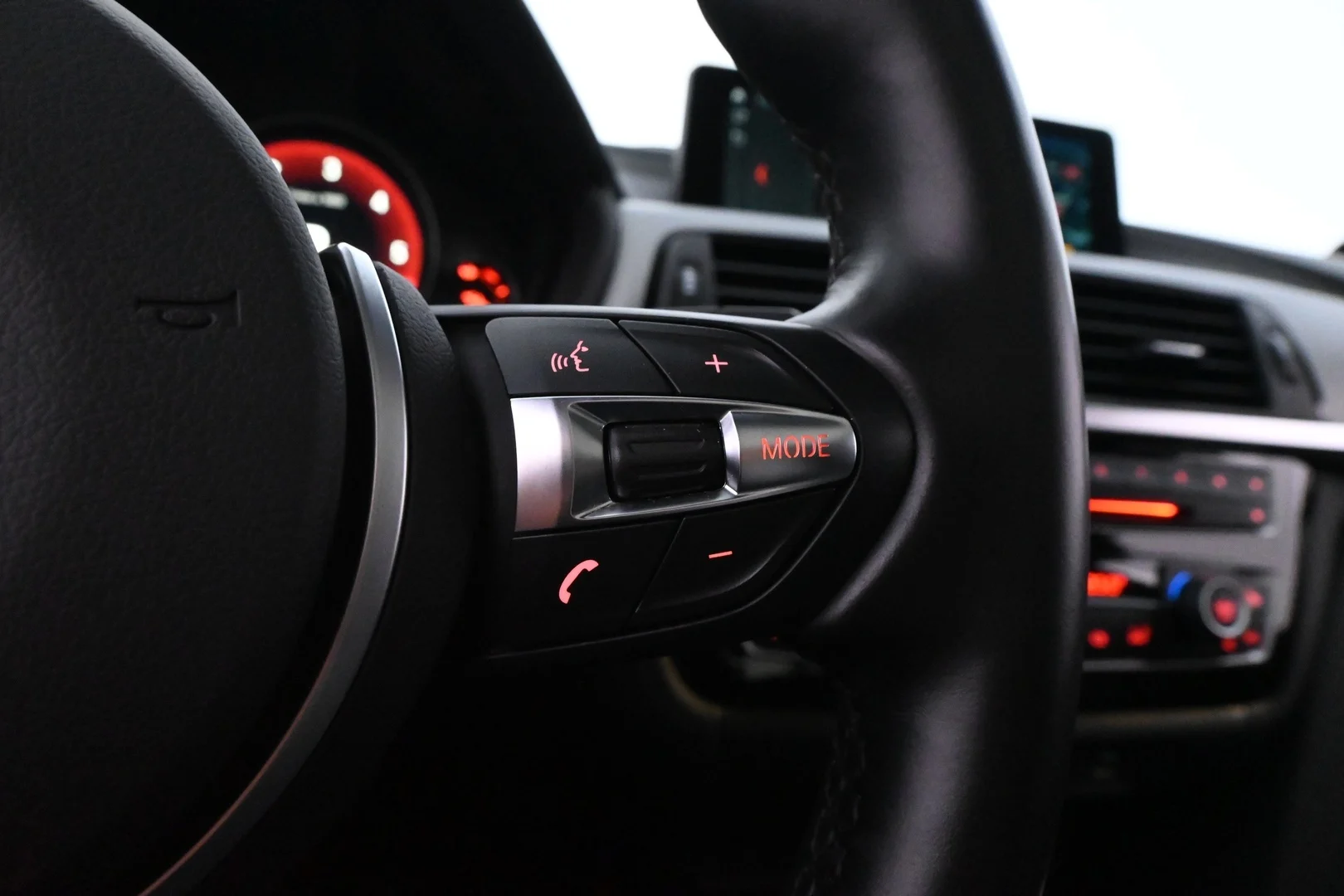 Car Image - TjogiwtxVqiDgR3Yuo0v5