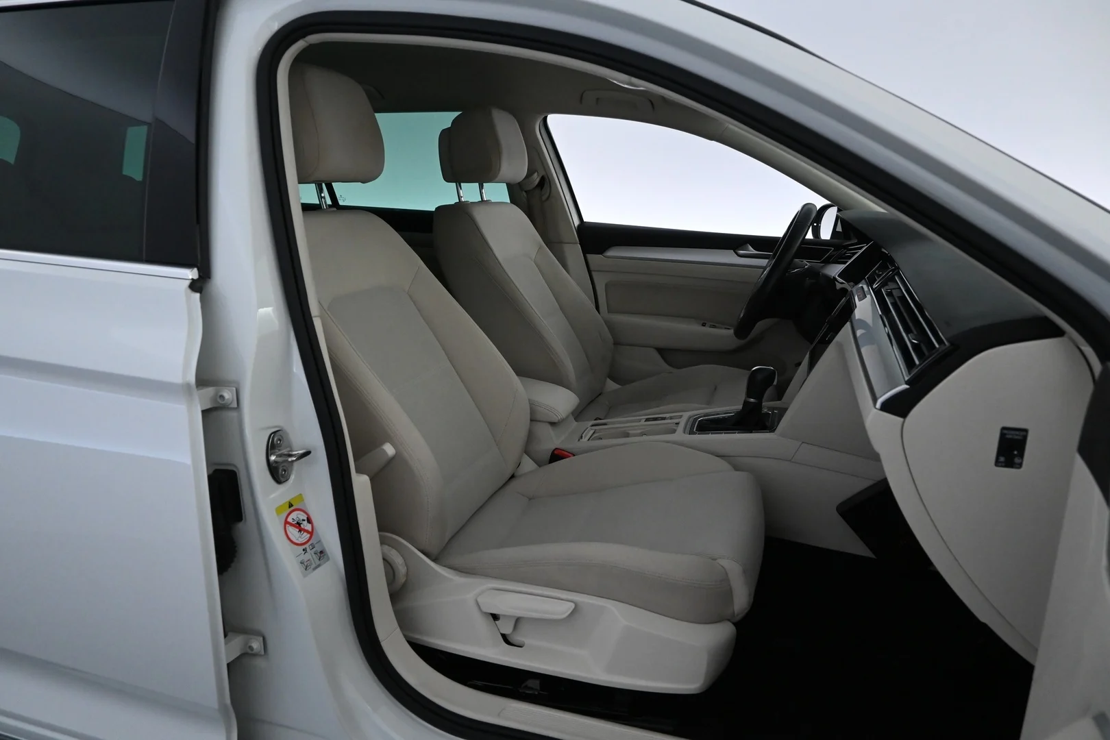Car Image - 3wsH1015doqf0T1yXpbWpL