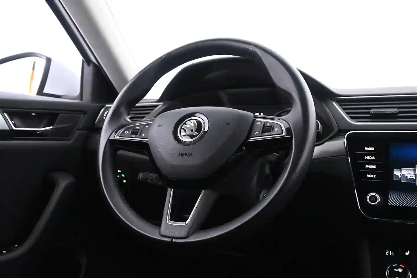 Car Image - 6ZrFRFYFGNBPKJ3rYwrZNL