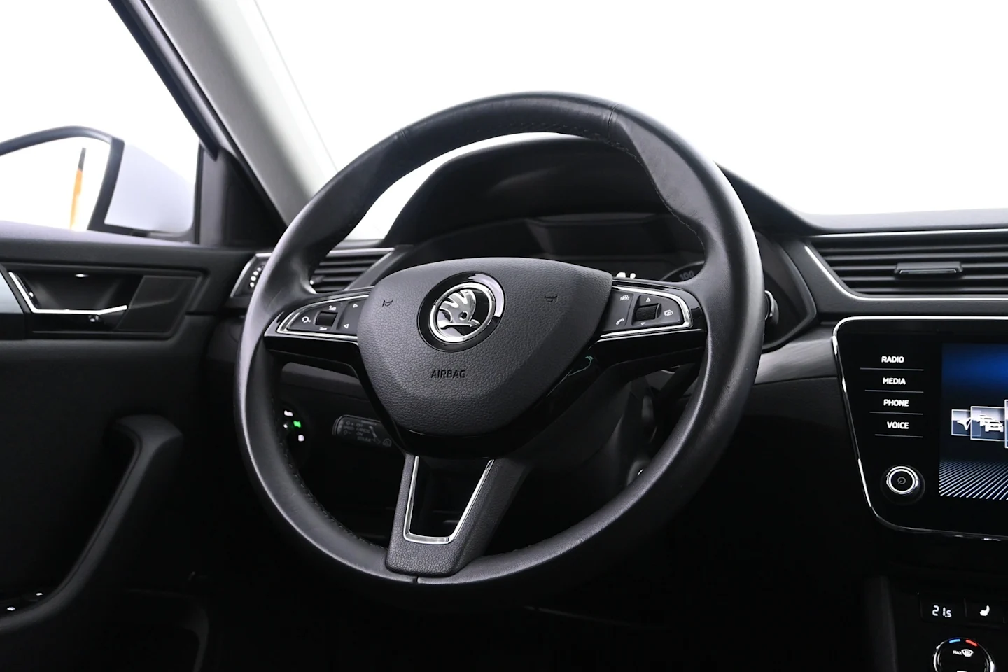 Car Image - 6ZrFRFYFGNBPKJ3rYwrZNL