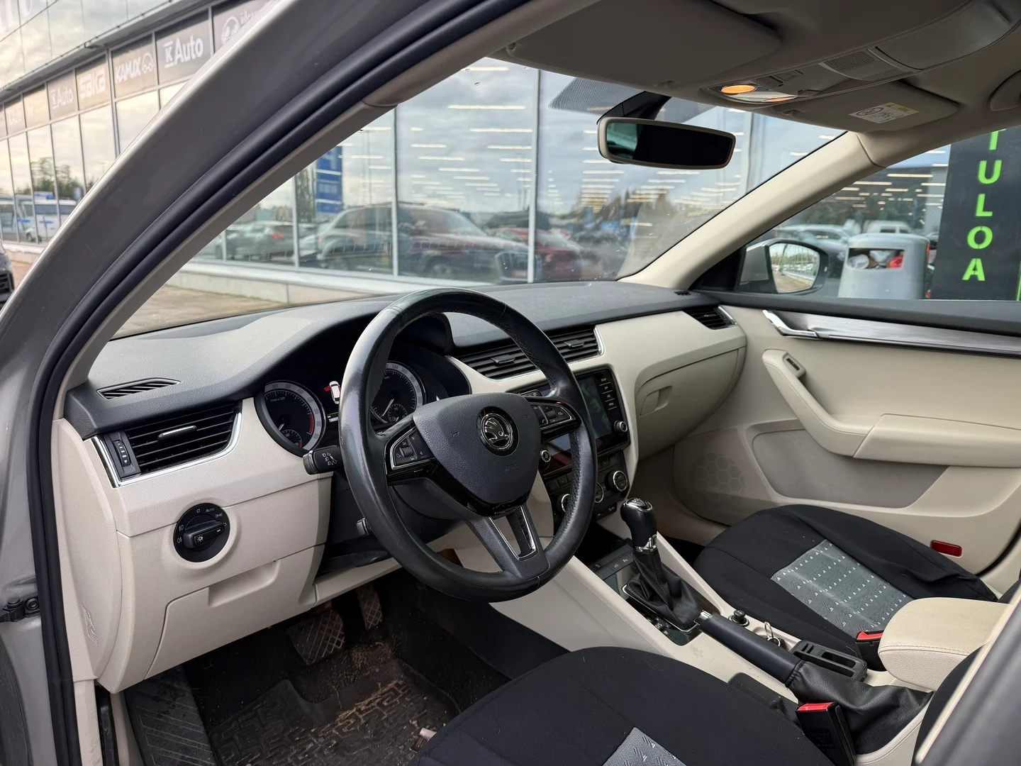 Car Image - 1DcIGEvBRQ8CW74HY4gdh3