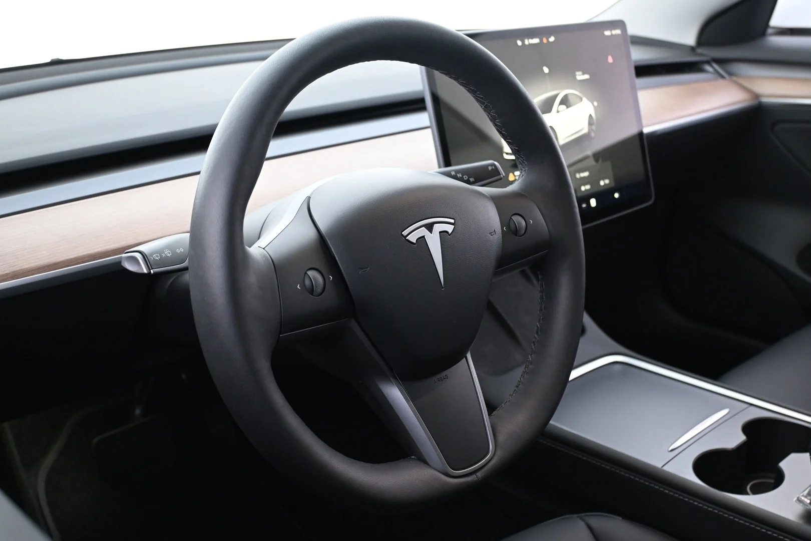 Car Image - 5aBGT9BTOjp2AeQ6bIhmL0