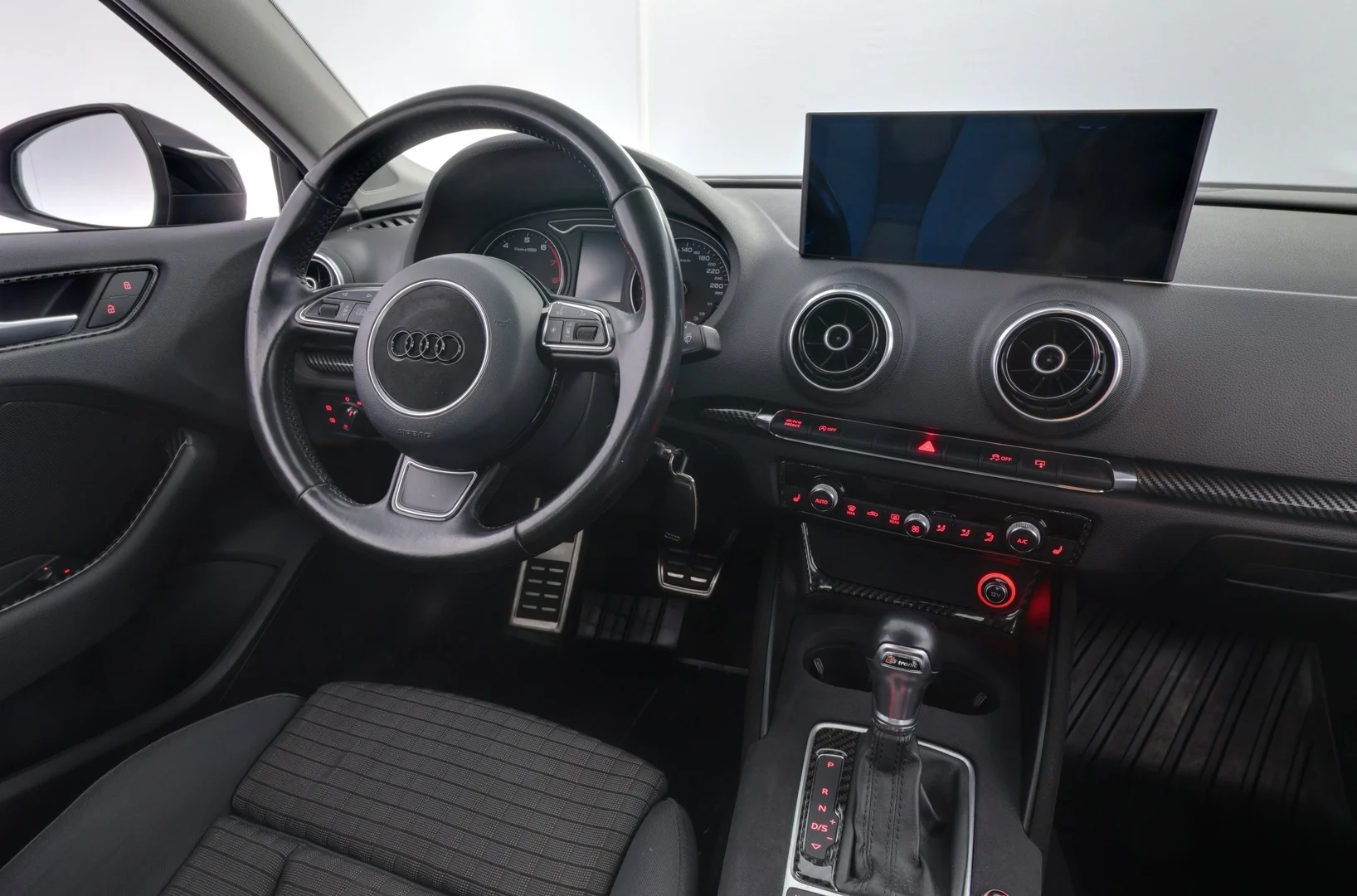 Car Image - 1ZJYws2c5UjGIA5arpfV0